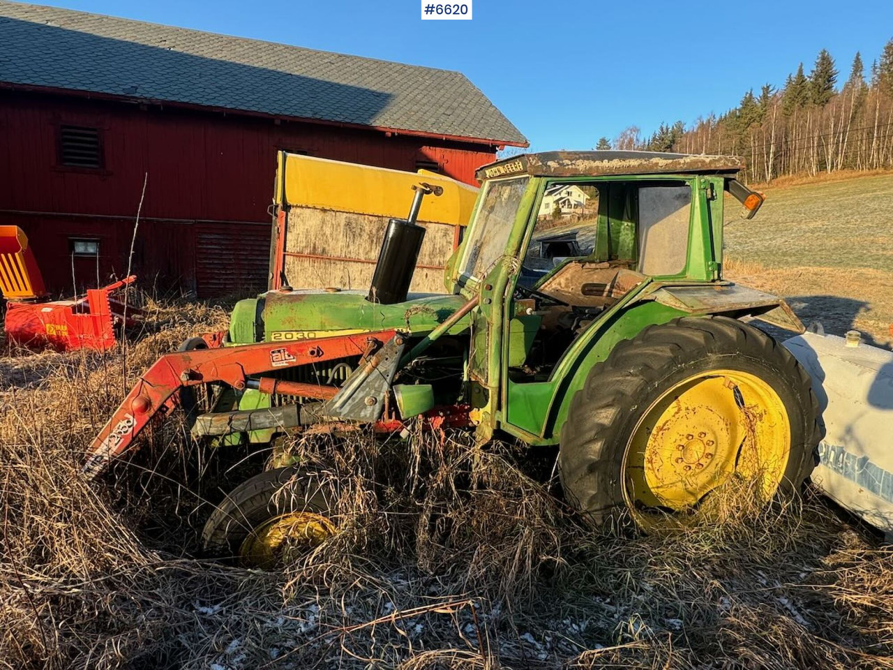 1977 John Deere 2030 w/ front loader. Repair object. - Farm tractor: picture 1 1977 John Deere 2030 w/ front loader. Repair object. - Farm tractor: picture 1