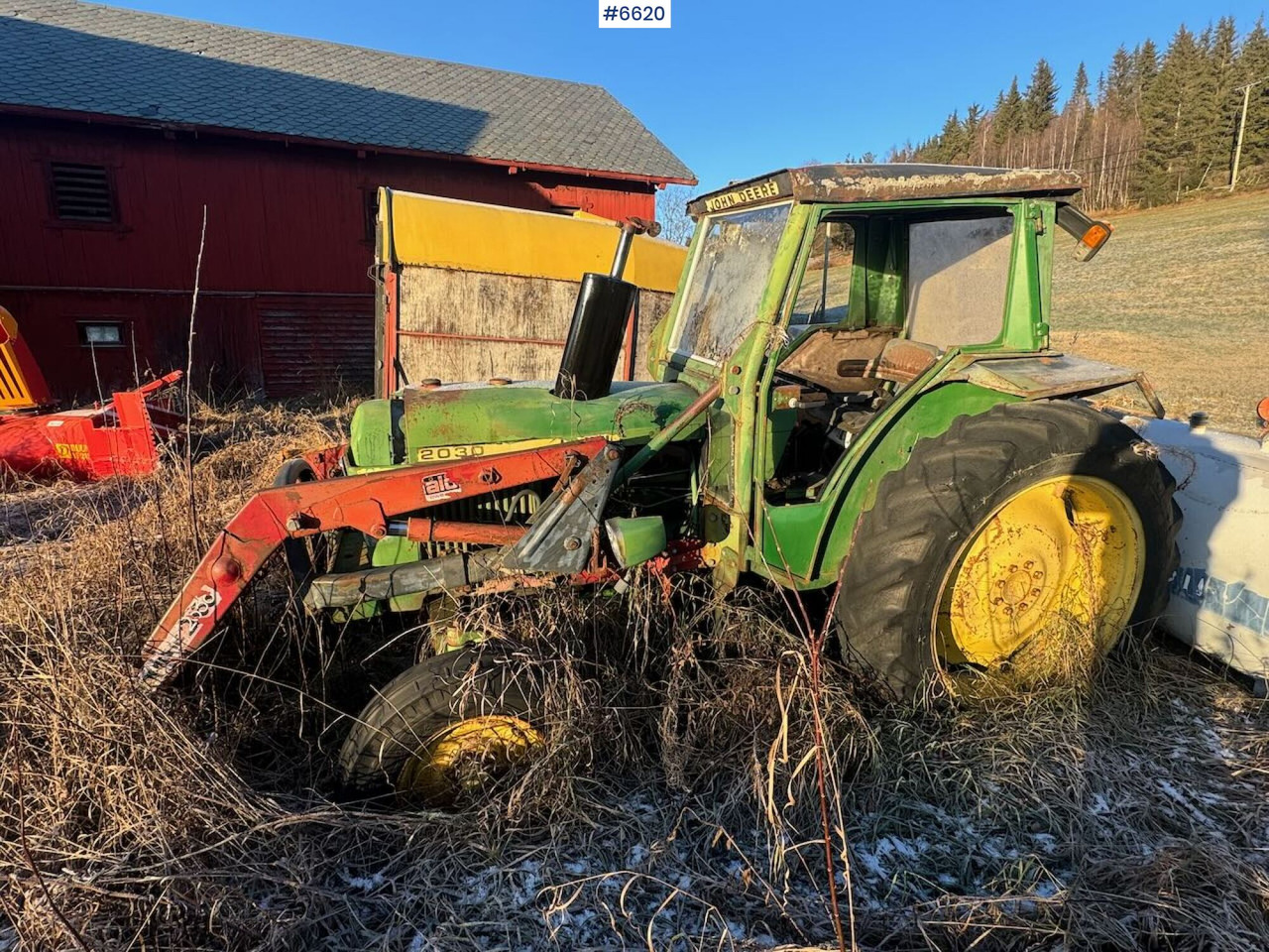 1977 John Deere 2030 w/ front loader. Repair object. - Farm tractor: picture 2 1977 John Deere 2030 w/ front loader. Repair object. - Farm tractor: picture 2