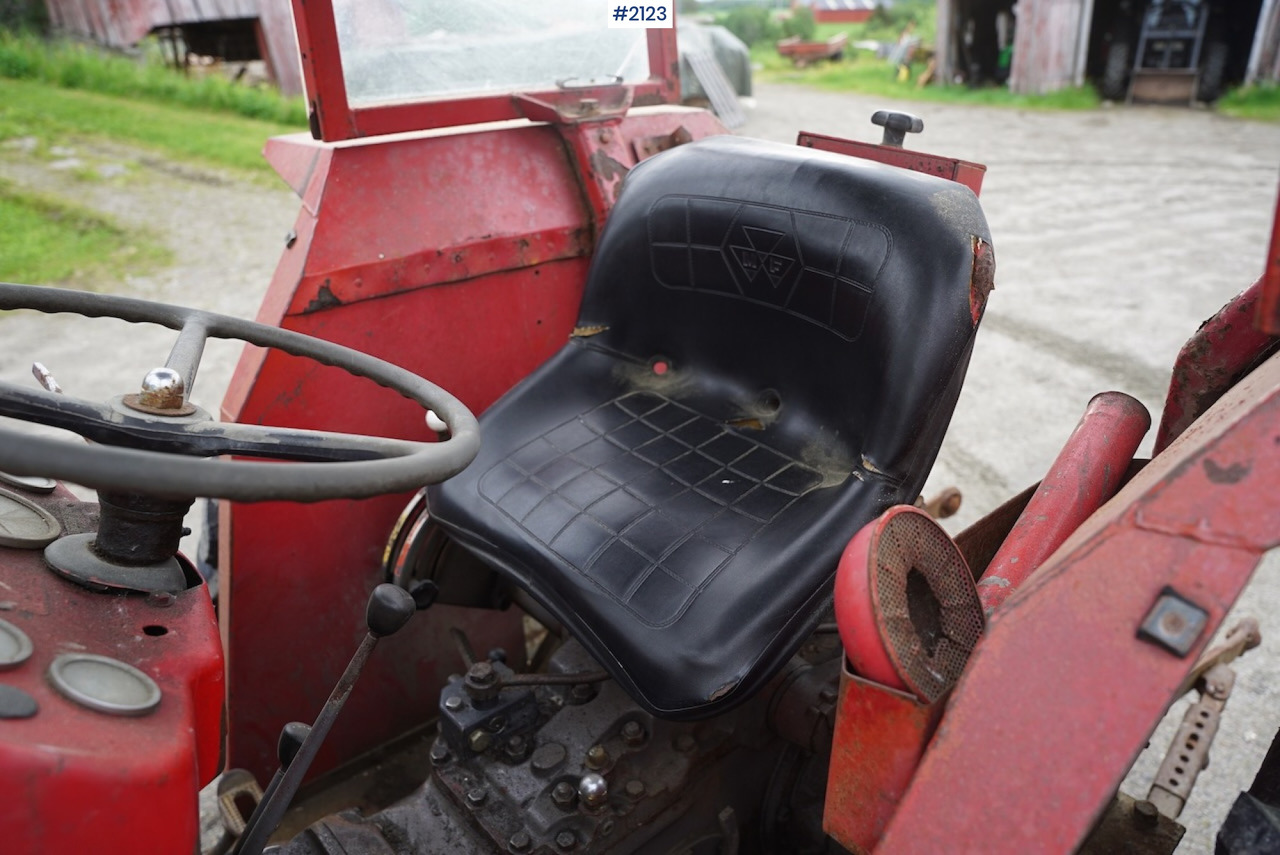 Farm tractor 1977 Massey Ferguson 135: picture 15