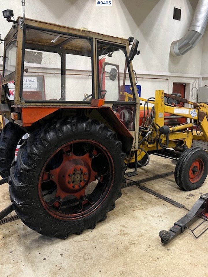 1978 Zetor 6718 w/ Front loader and bucket. - Farm tractor: picture 3 1978 Zetor 6718 w/ Front loader and bucket. - Farm tractor: picture 3