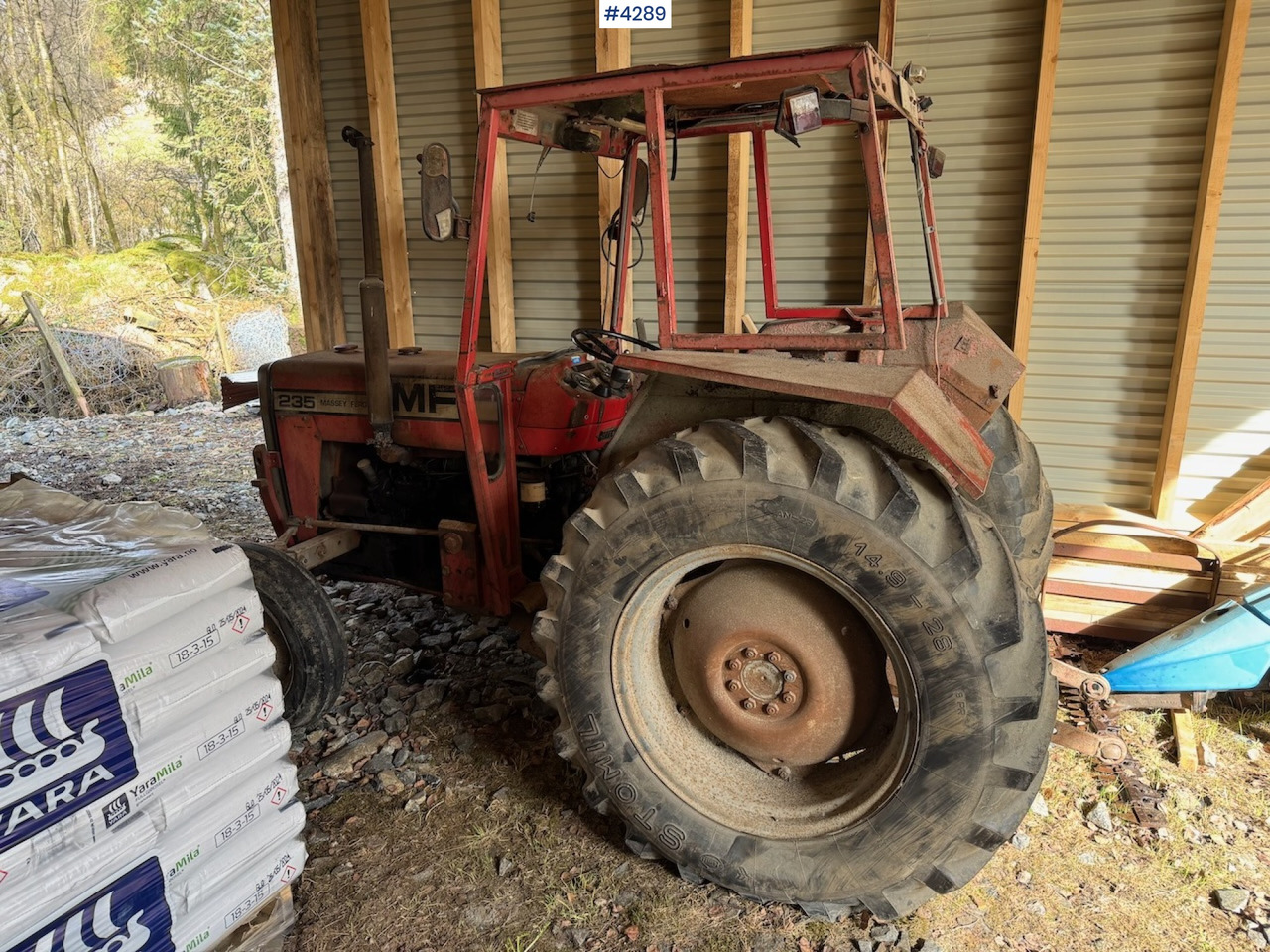 1980 Massey Ferguson 235 w/loader - Farm tractor: picture 2 1980 Massey Ferguson 235 w/loader - Farm tractor: picture 2