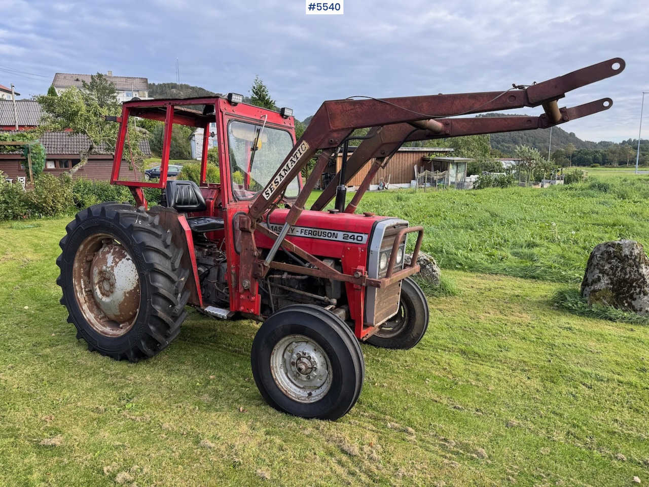1982 Massey Ferguson 235 w/front loader. - Farm tractor: picture 2 1982 Massey Ferguson 235 w/front loader. - Farm tractor: picture 2