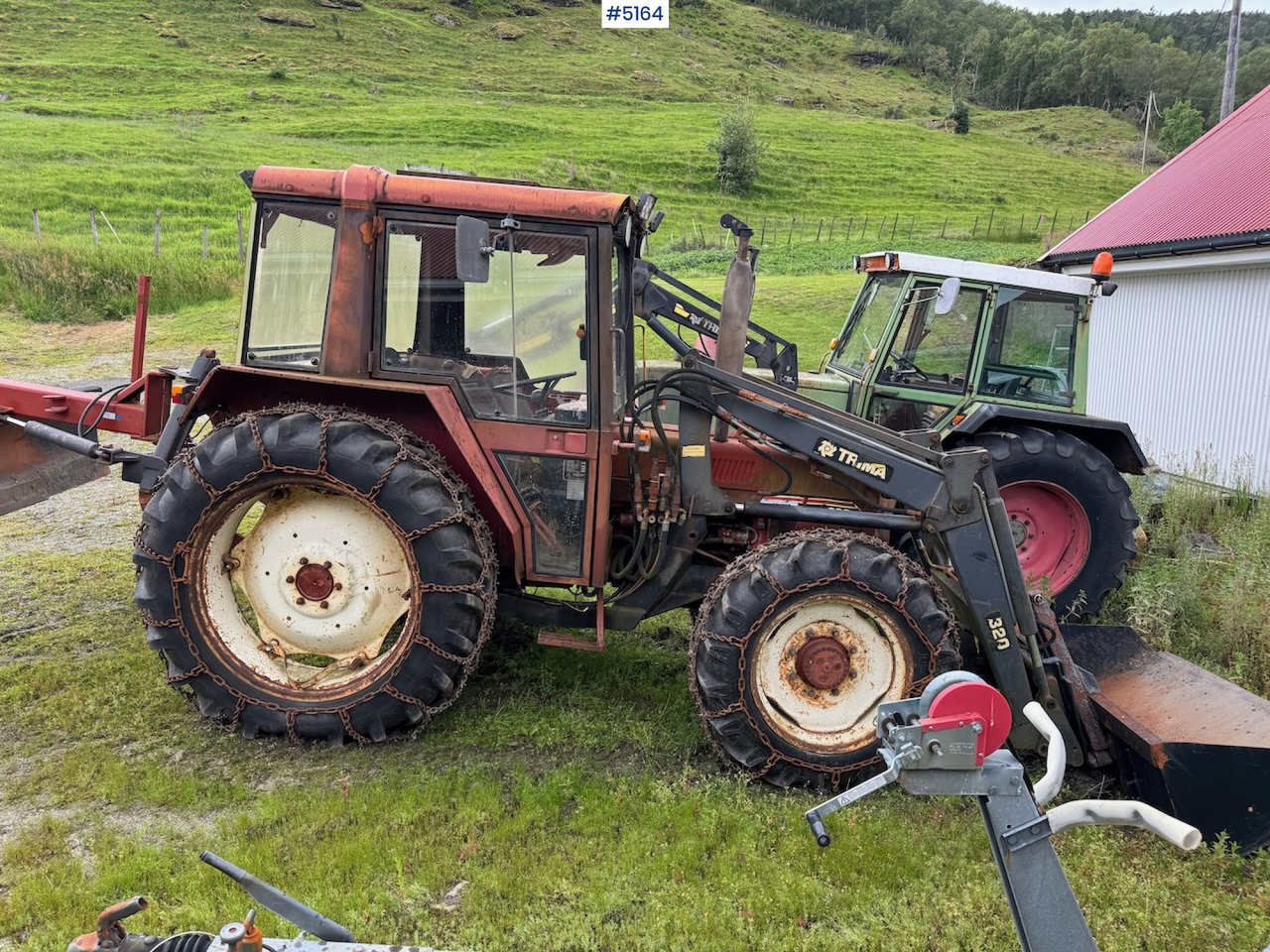1984 International Harvester 833, 40 km/h - Farm tractor: picture 1 1984 International Harvester 833, 40 km/h - Farm tractor: picture 1