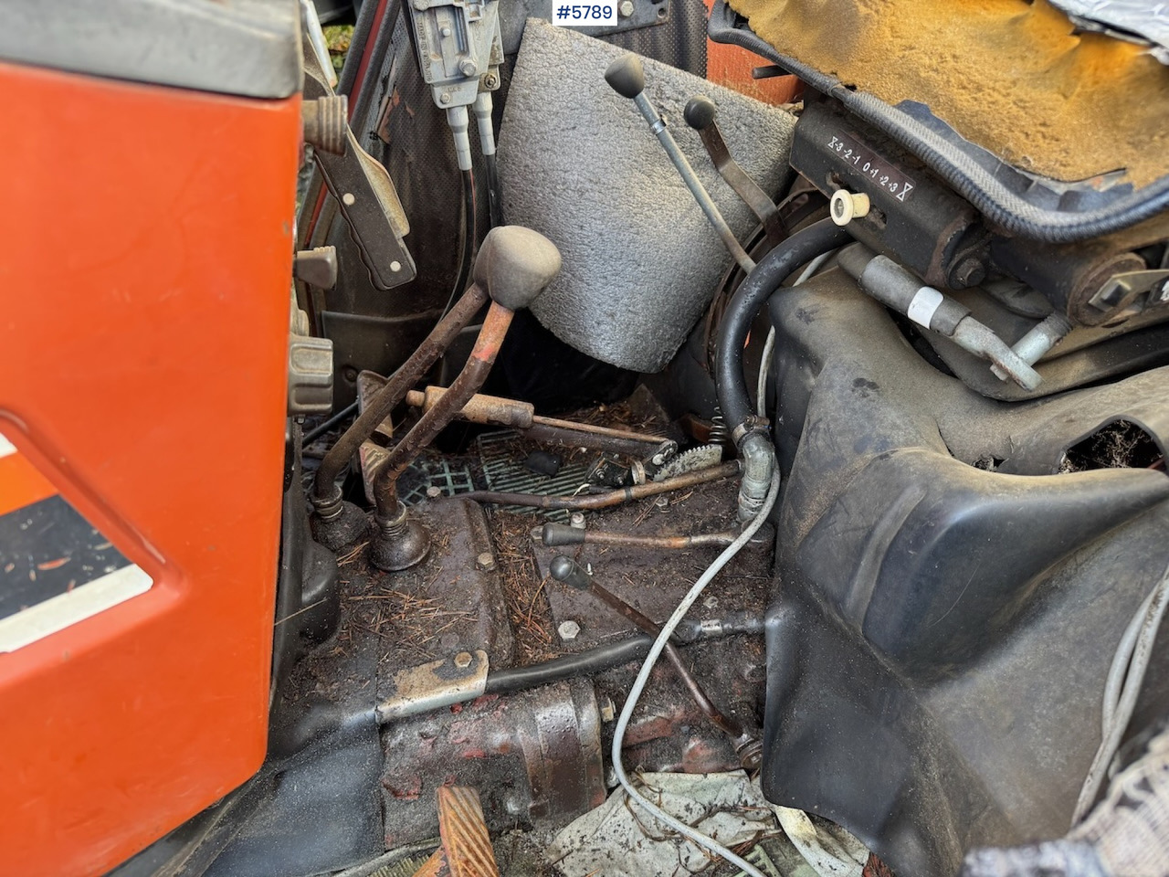 Farm tractor 1986 Fiat 55-46 DT w/ front loader.: picture 20