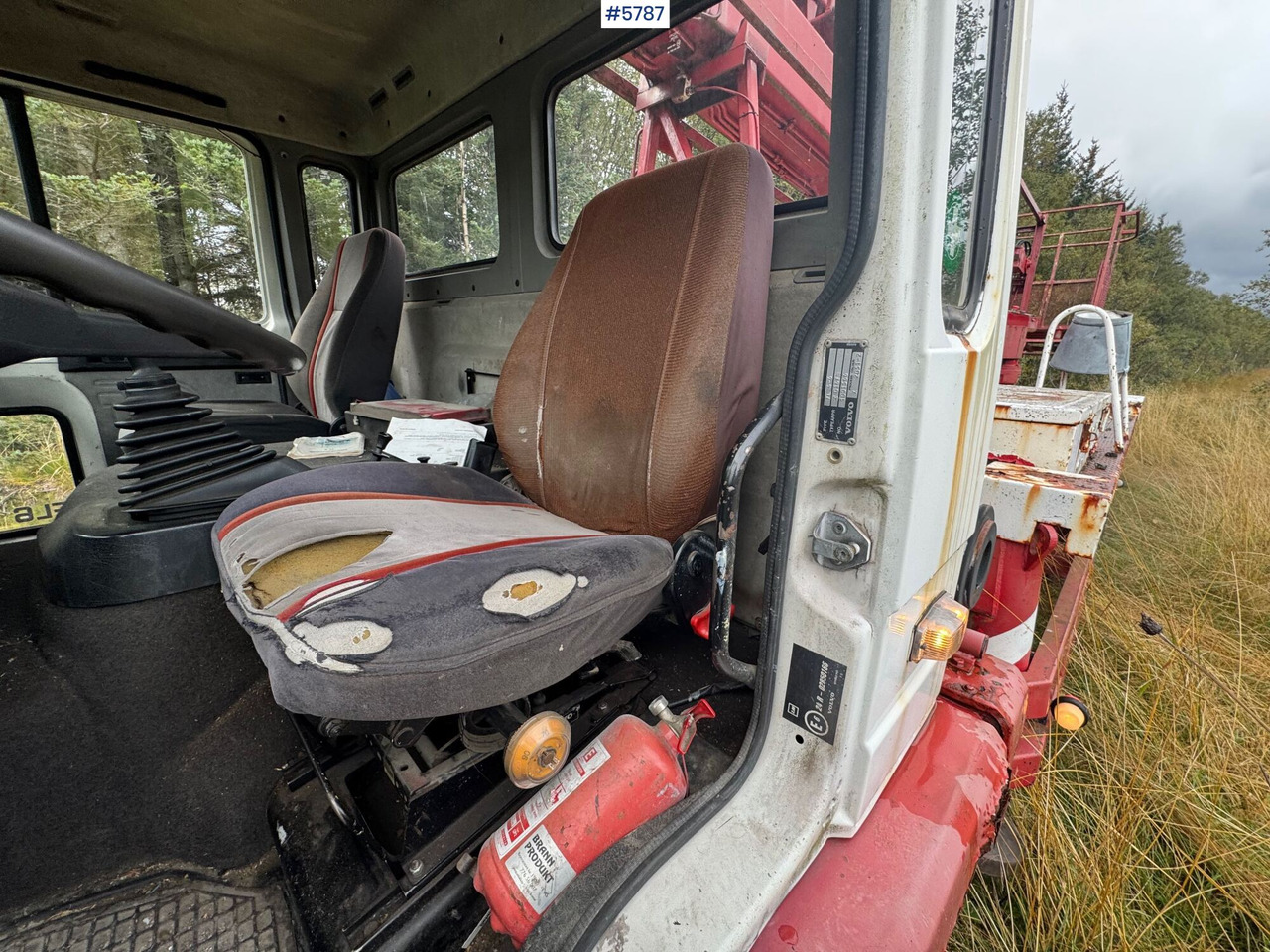 Lease a  1986 Volvo FL614 with Lift. SEE VIDEO! 1986 Volvo FL614 with Lift. SEE VIDEO!: picture 12