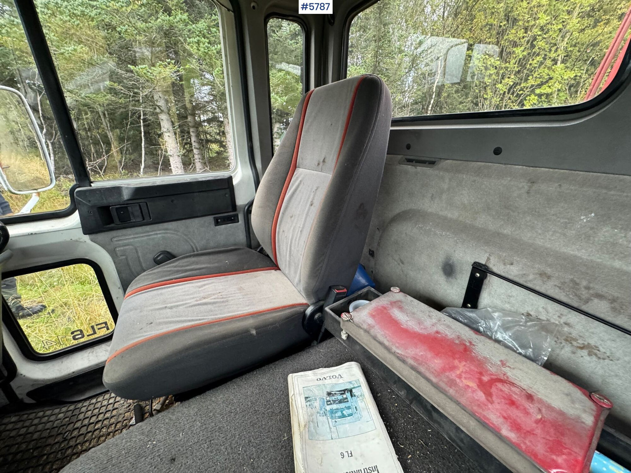 Lease a  1986 Volvo FL614 with Lift. SEE VIDEO! 1986 Volvo FL614 with Lift. SEE VIDEO!: picture 13