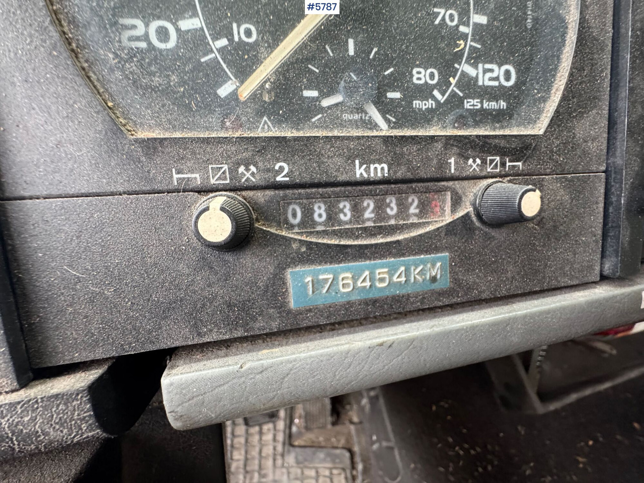 Lease a  1986 Volvo FL614 with Lift. SEE VIDEO! 1986 Volvo FL614 with Lift. SEE VIDEO!: picture 16