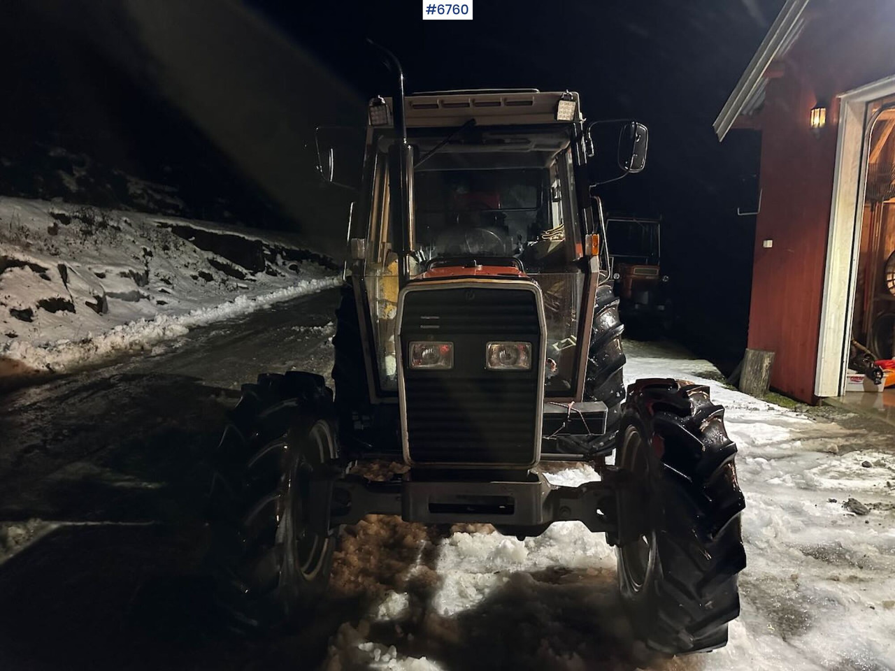 1991 Massey-Ferguson 362 4x4 tractor with chains - Farm tractor: picture 4 1991 Massey-Ferguson 362 4x4 tractor with chains - Farm tractor: picture 4