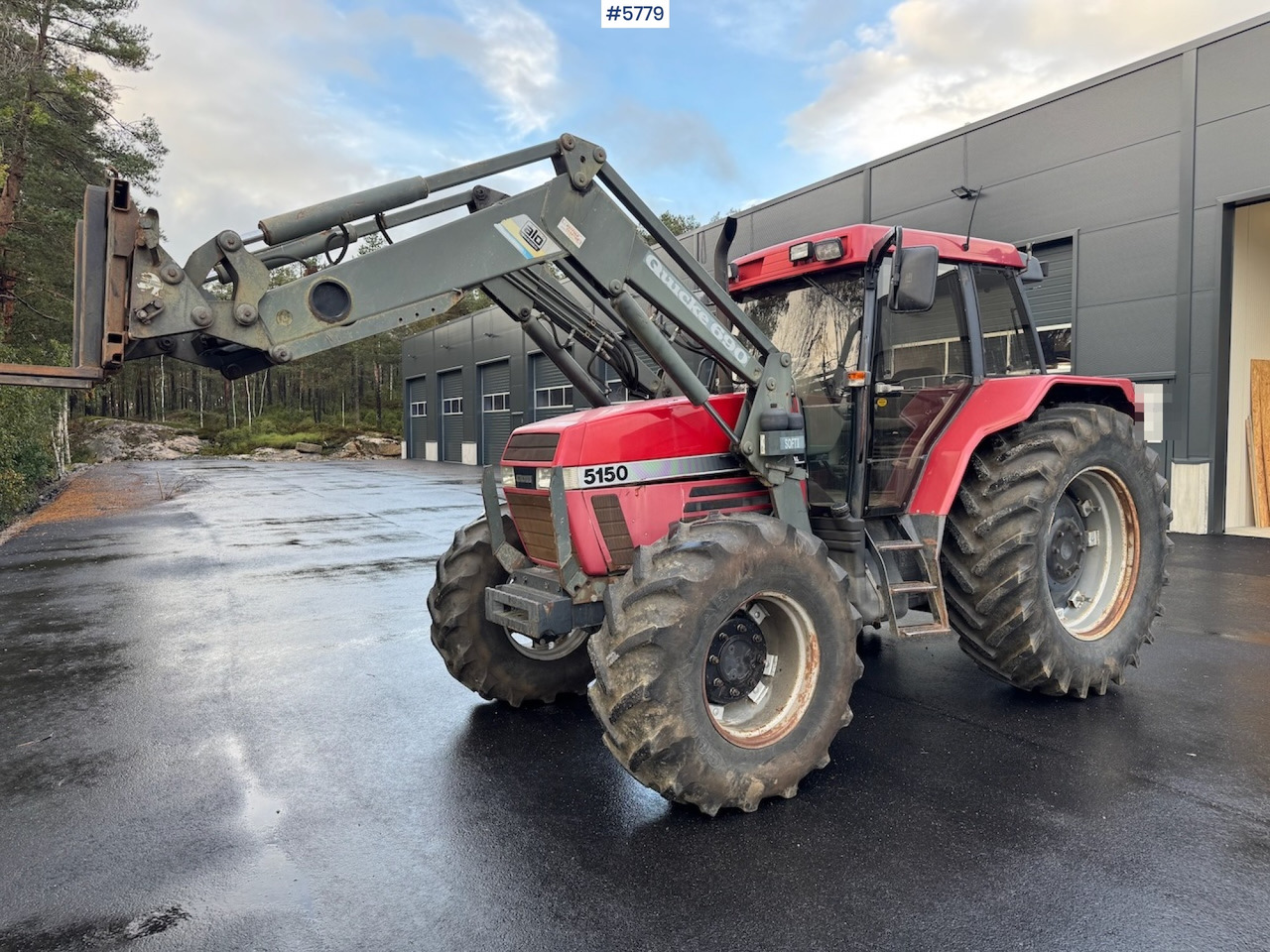 1995 Case IH 5150 Maxxum w/ front loader. - Farm tractor: picture 1 1995 Case IH 5150 Maxxum w/ front loader. - Farm tractor: picture 1