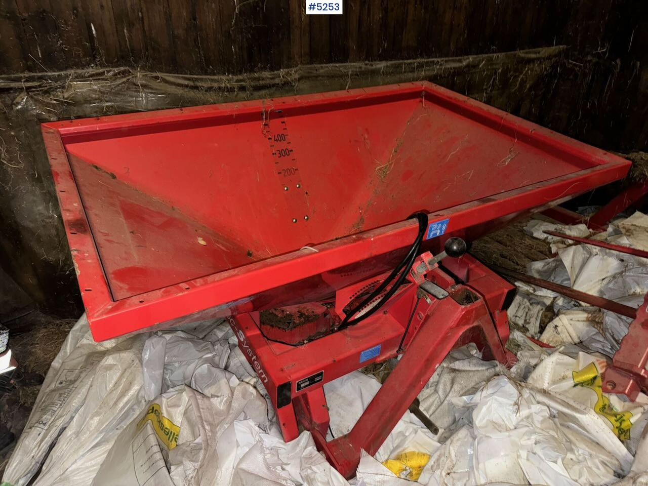 1996 Rauch MDS 701 - Fertilizer spreader: picture 1 1996 Rauch MDS 701 - Fertilizer spreader: picture 1