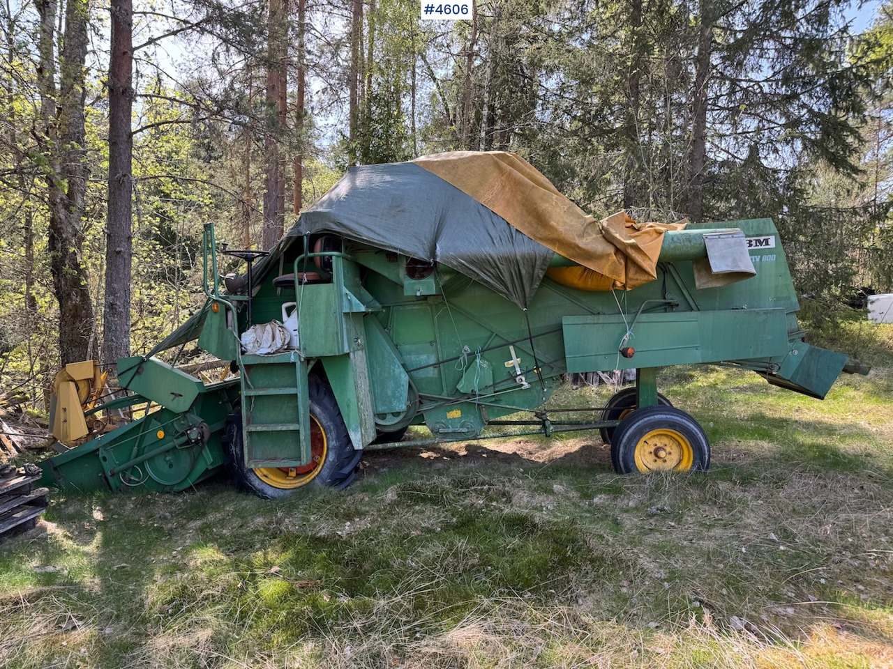 2 Volvo BM Aktiv 800 threshers - Combine harvester: picture 1 2 Volvo BM Aktiv 800 threshers - Combine harvester: picture 1