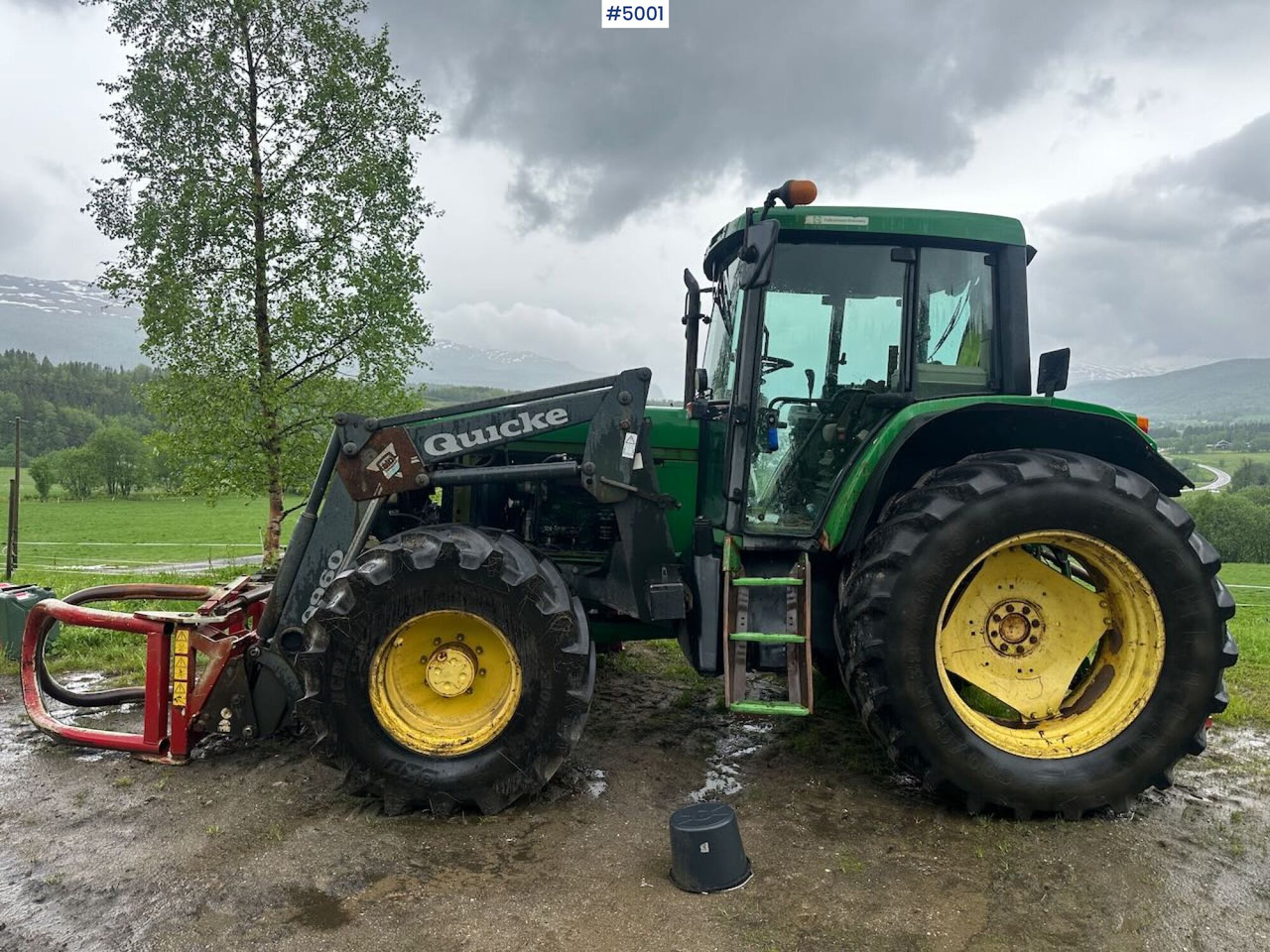 2000 John Deere 6610 4x4 tractor w/ front loader. - Farm tractor: picture 3 2000 John Deere 6610 4x4 tractor w/ front loader. - Farm tractor: picture 3