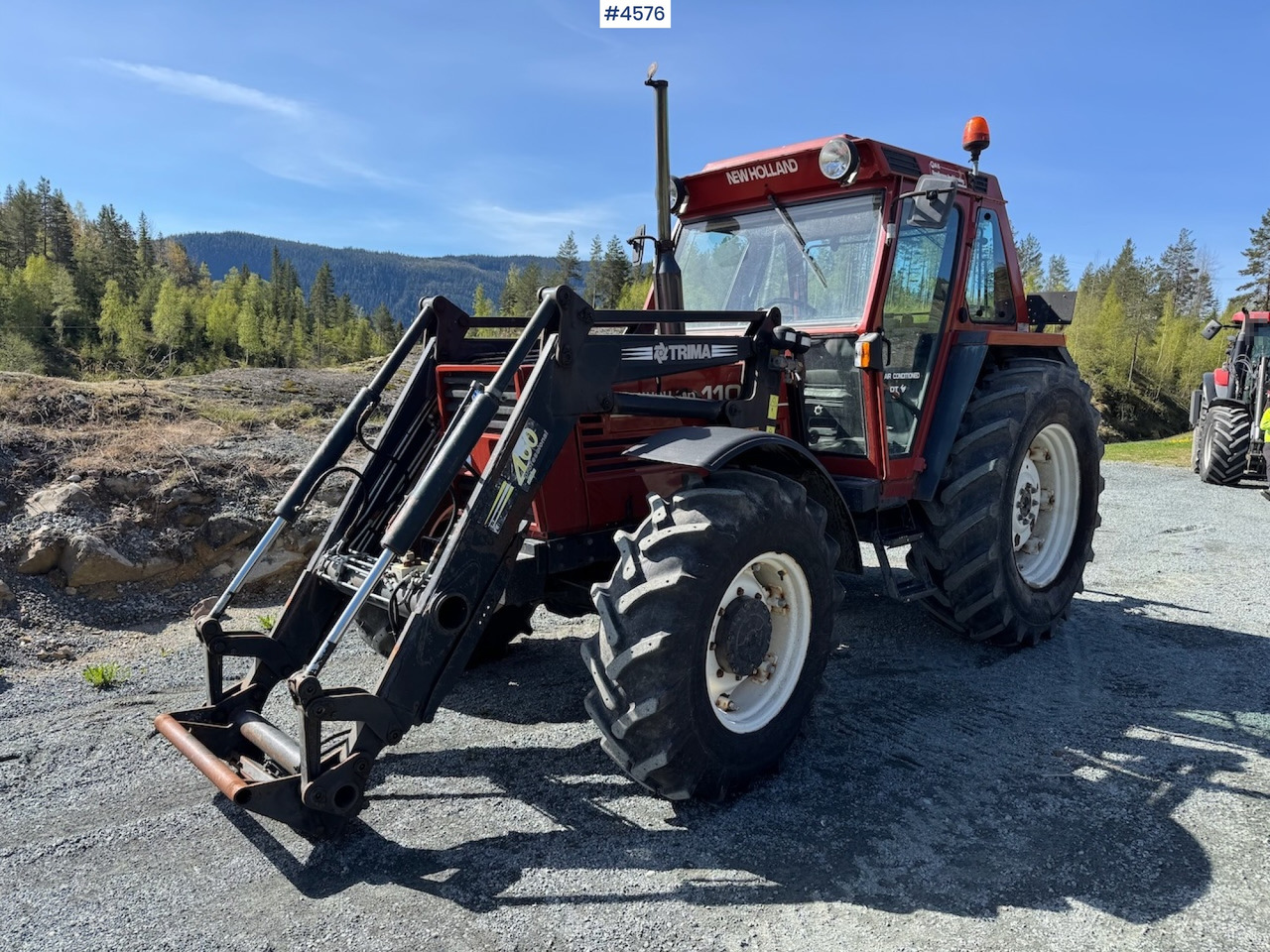 2002 Fiat 110-90 DT w/front loader. 1590 hours! - Farm tractor: picture 3 2002 Fiat 110-90 DT w/front loader. 1590 hours! - Farm tractor: picture 3