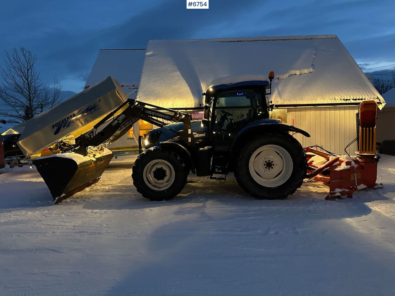 2004 New Holland TS115A 4x4 w/ Front loader, bucket, grading bucket and snow blower. - Farm tractor: picture 1 2004 New Holland TS115A 4x4 w/ Front loader, bucket, grading bucket and snow blower. - Farm tractor: picture 1