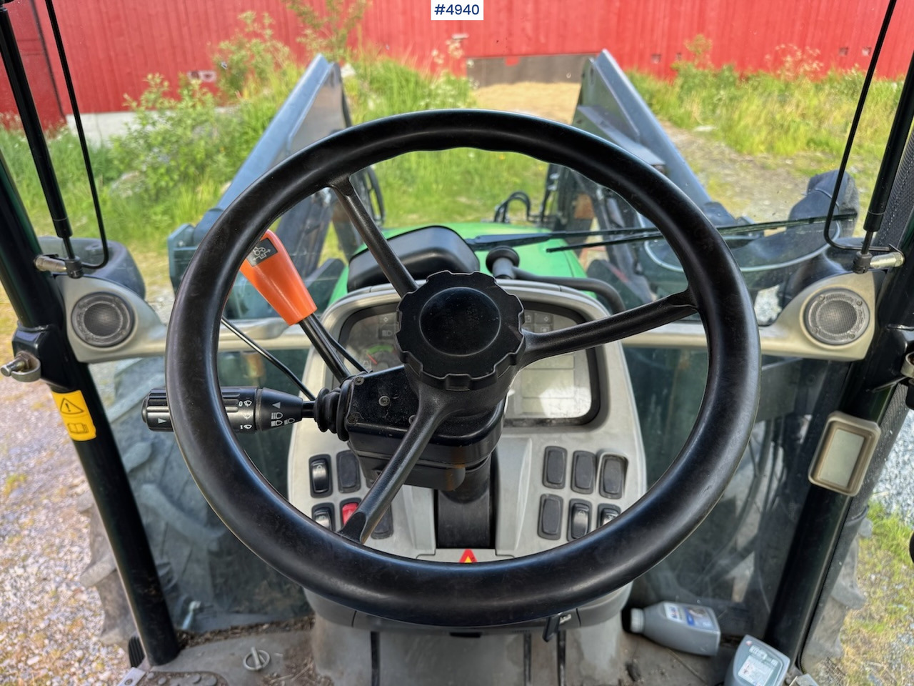 Farm tractor 2006 Deutz-Fahr Agrotron K90 w/front loader.: picture 17