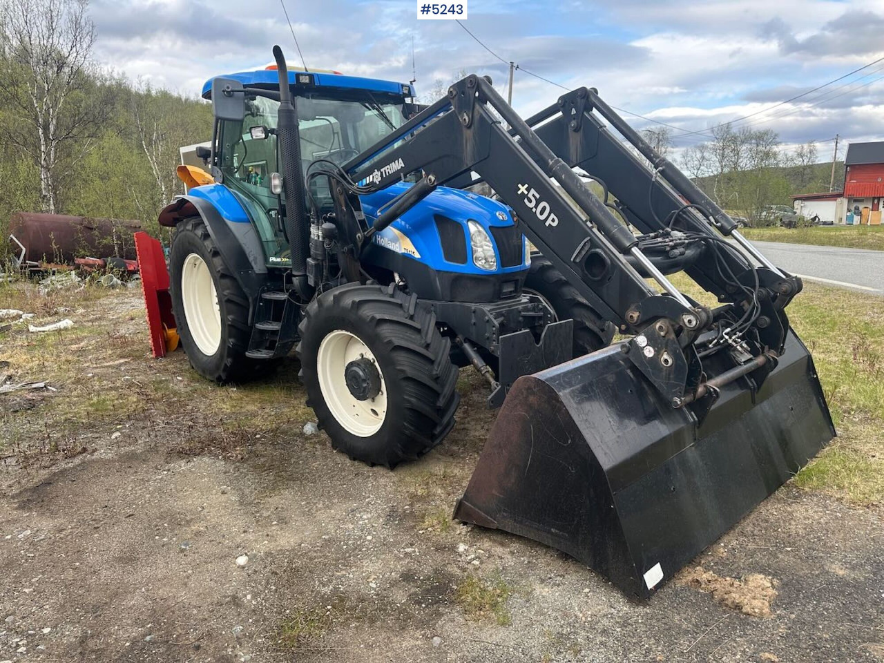 2007 New Holland TS135 4x4 tractor w/ front loader. WATCH VIDEO. - Farm tractor: picture 4 2007 New Holland TS135 4x4 tractor w/ front loader. WATCH VIDEO. - Farm tractor: picture 4