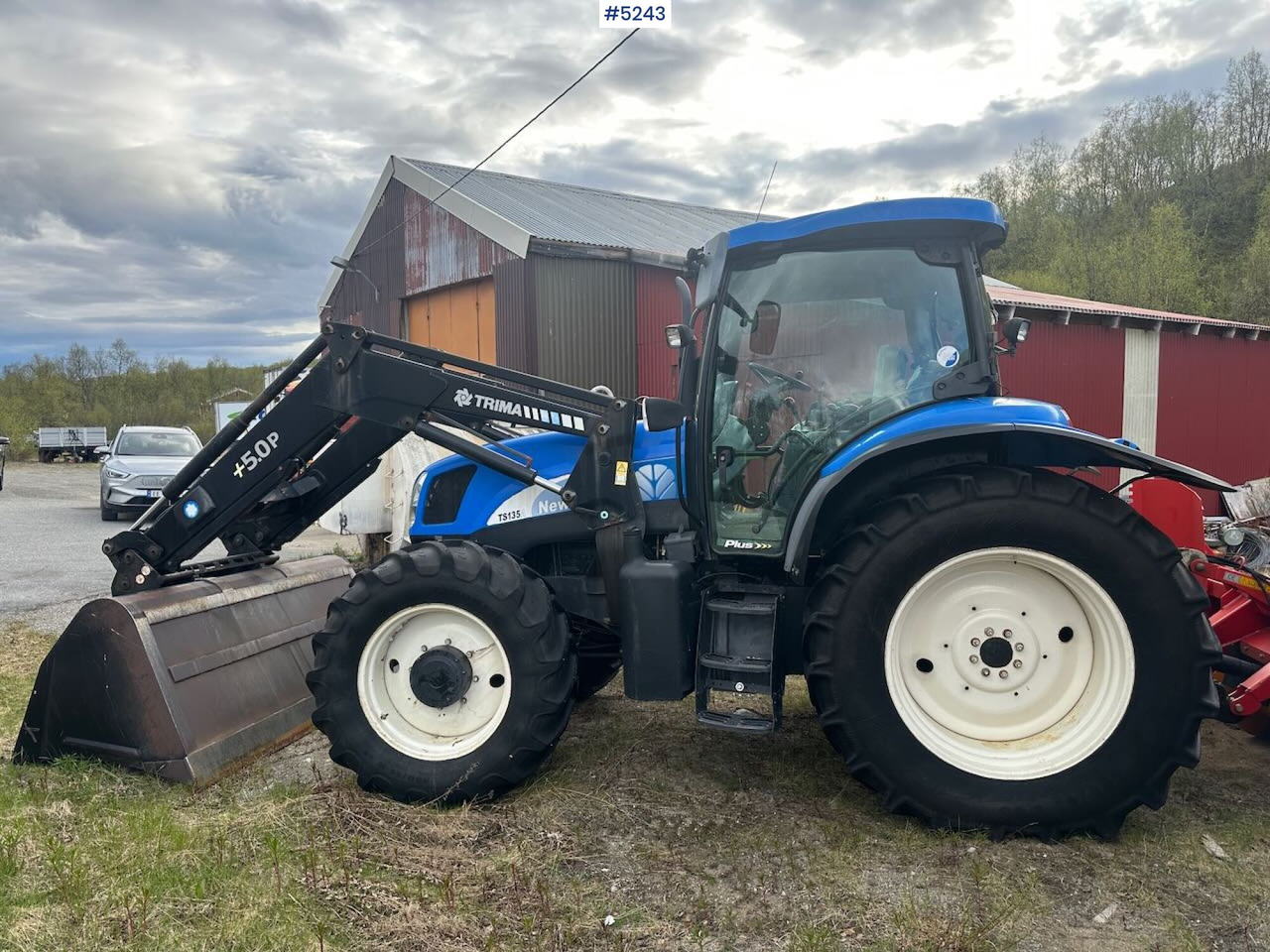 2007 New Holland TS135 4x4 tractor w/ front loader. WATCH VIDEO. - Farm tractor: picture 2 2007 New Holland TS135 4x4 tractor w/ front loader. WATCH VIDEO. - Farm tractor: picture 2
