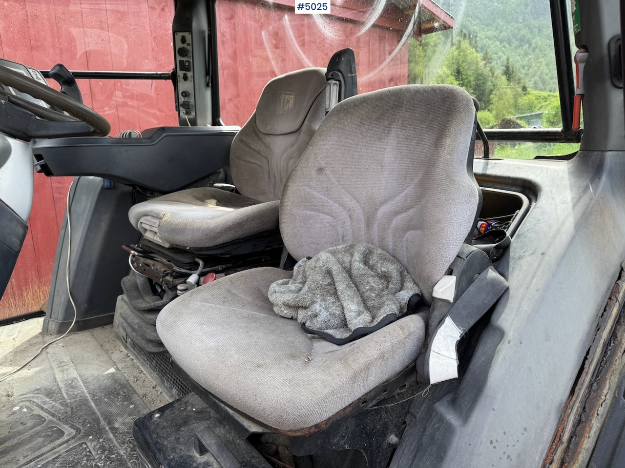 Farm tractor 2008 JCB Fastrac 7230 P-Tronic w/Front hydraulics and PTO.: picture 13