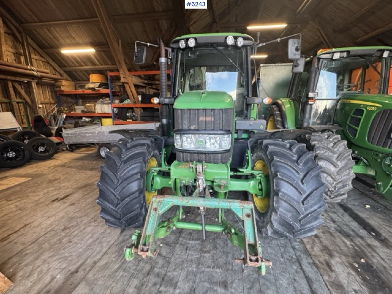 2008 John Deere 6230 Premium (114 hp) – Only 2,402 hours! - Farm tractor: picture 5 2008 John Deere 6230 Premium (114 hp) – Only 2,402 hours! - Farm tractor: picture 5