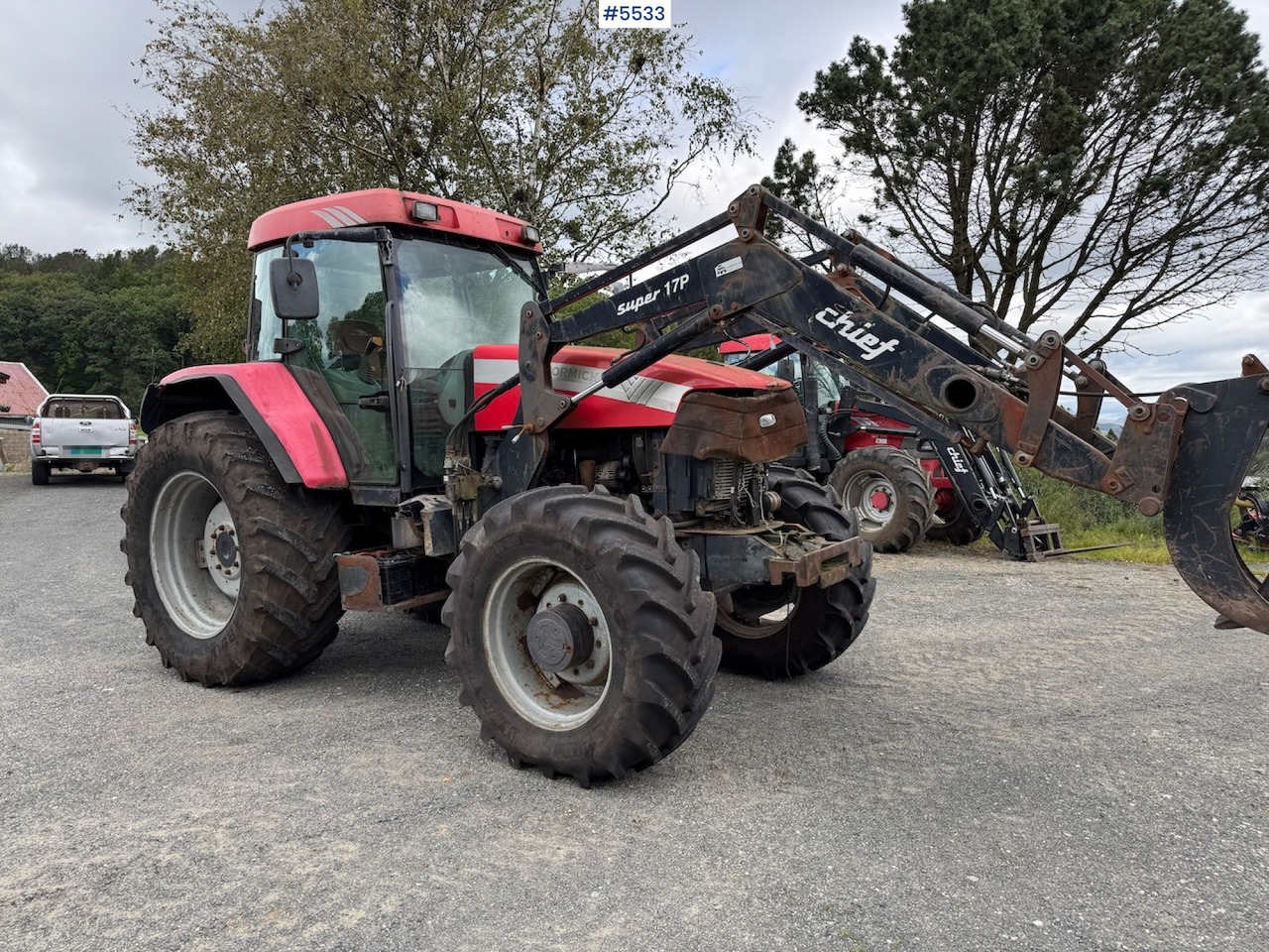 2009 McCormick MTX 150 w/ Front loader - Farm tractor: picture 2 2009 McCormick MTX 150 w/ Front loader - Farm tractor: picture 2