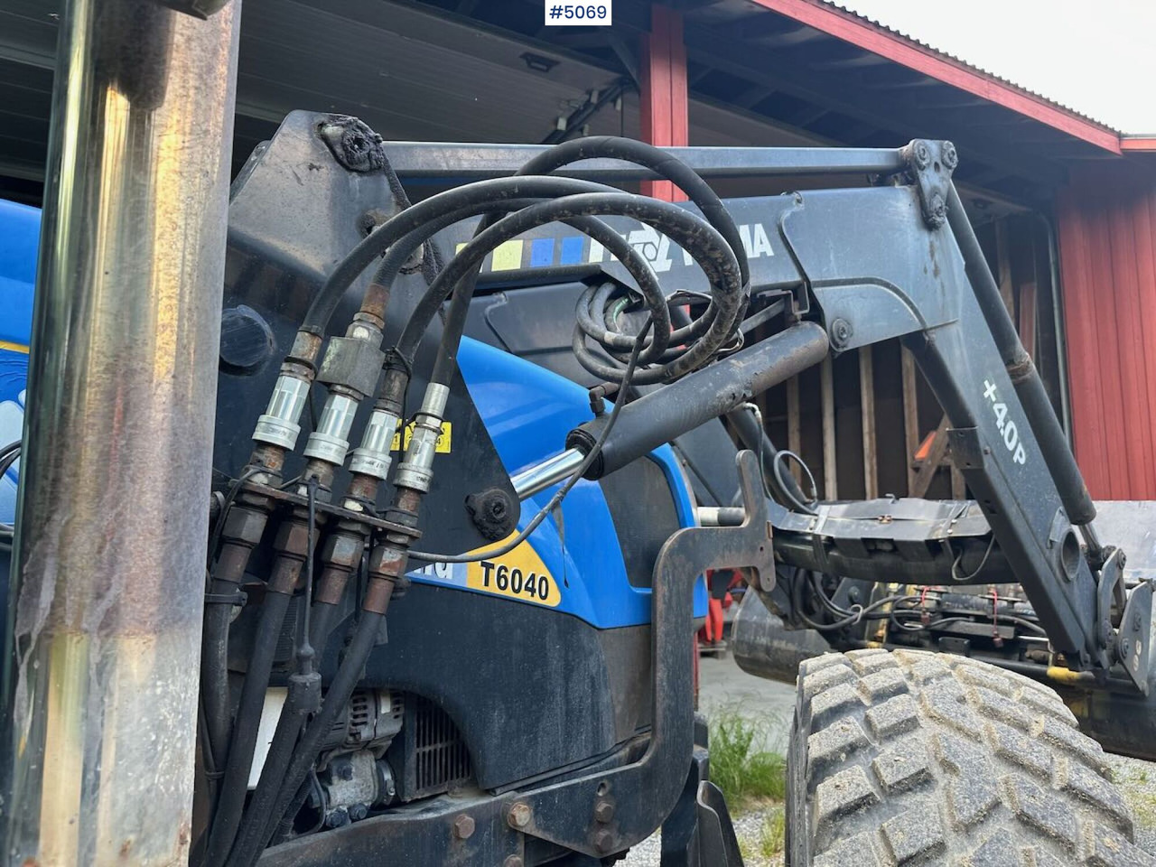 Farm tractor 2009 New Holland T6040 SS w/ Trima front loader: picture 12 Farm tractor 2009 New Holland T6040 SS w/ Trima front loader: picture 12