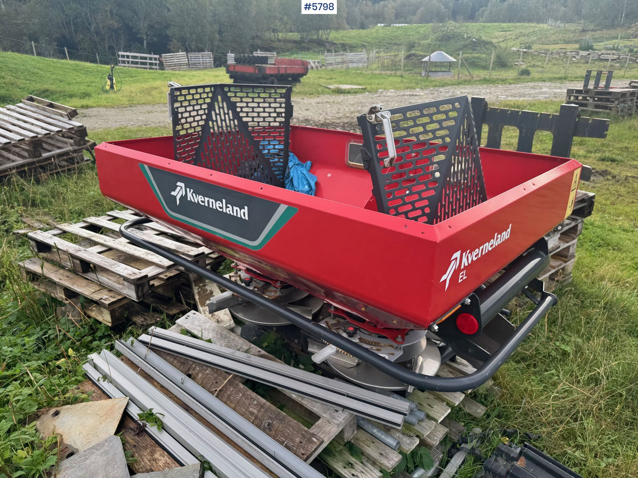 Fertilizer spreader 2018 Kverneland Manure spreader. Repair project: picture 9