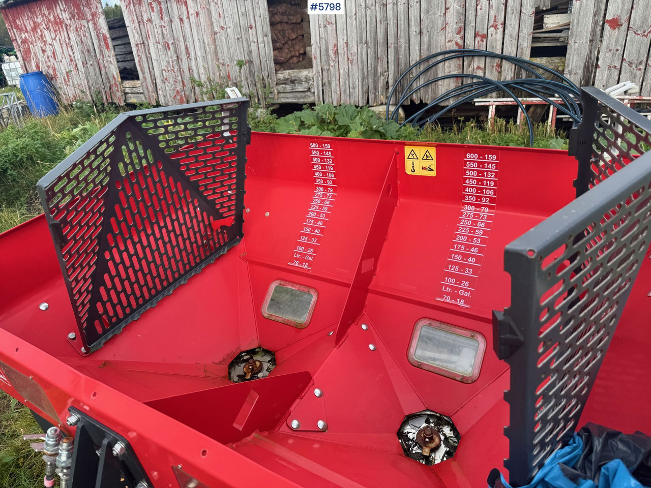 Fertilizer spreader 2018 Kverneland Manure spreader. Repair project: picture 12
