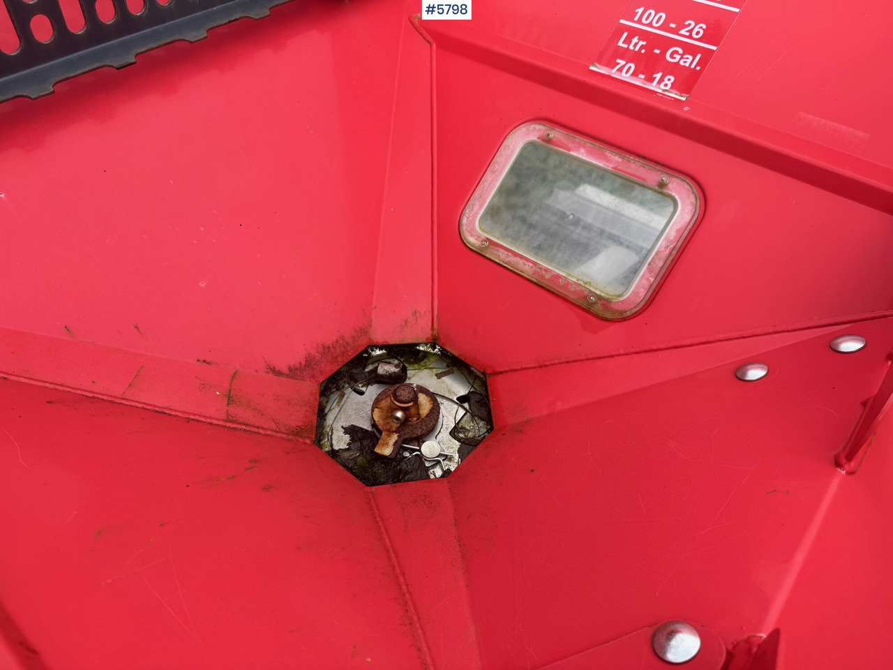 Fertilizer spreader 2018 Kverneland Manure spreader. Repair project: picture 14