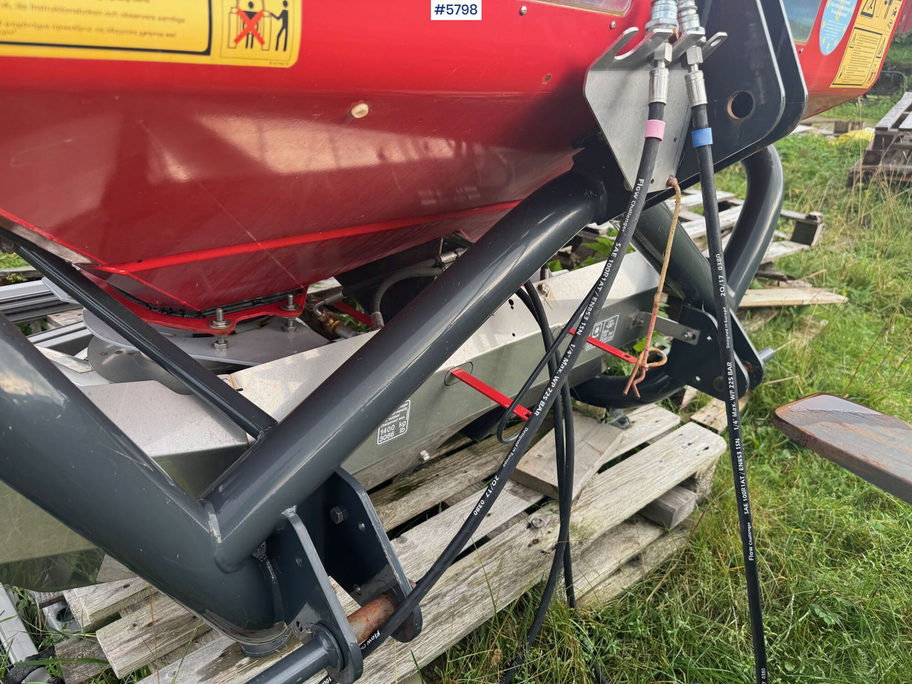 Fertilizer spreader 2018 Kverneland Manure spreader. Repair project: picture 16