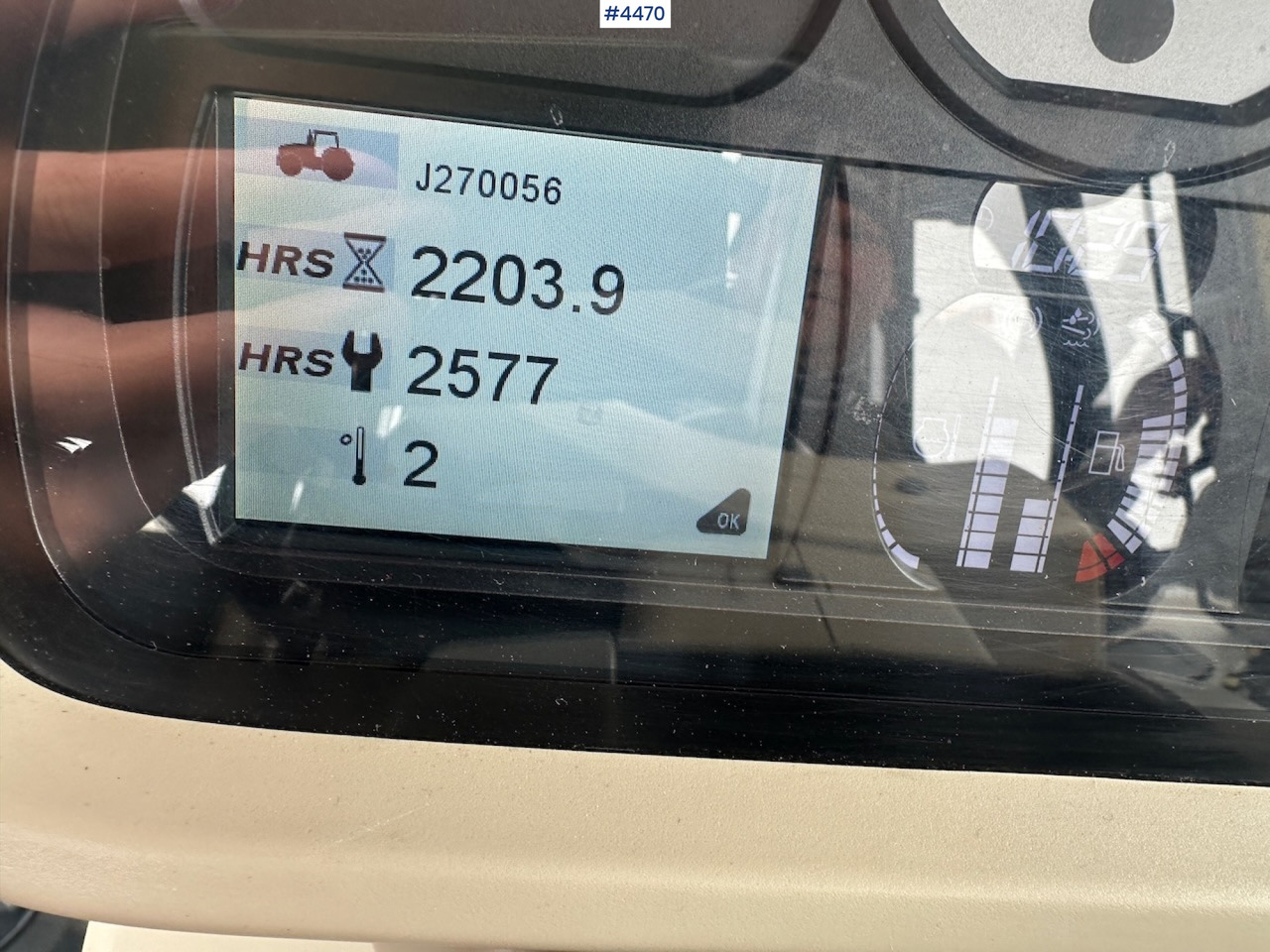 Farm tractor 2018 Massey Ferguson MF5713 S w/ 2020 Dalen snow blower: picture 17