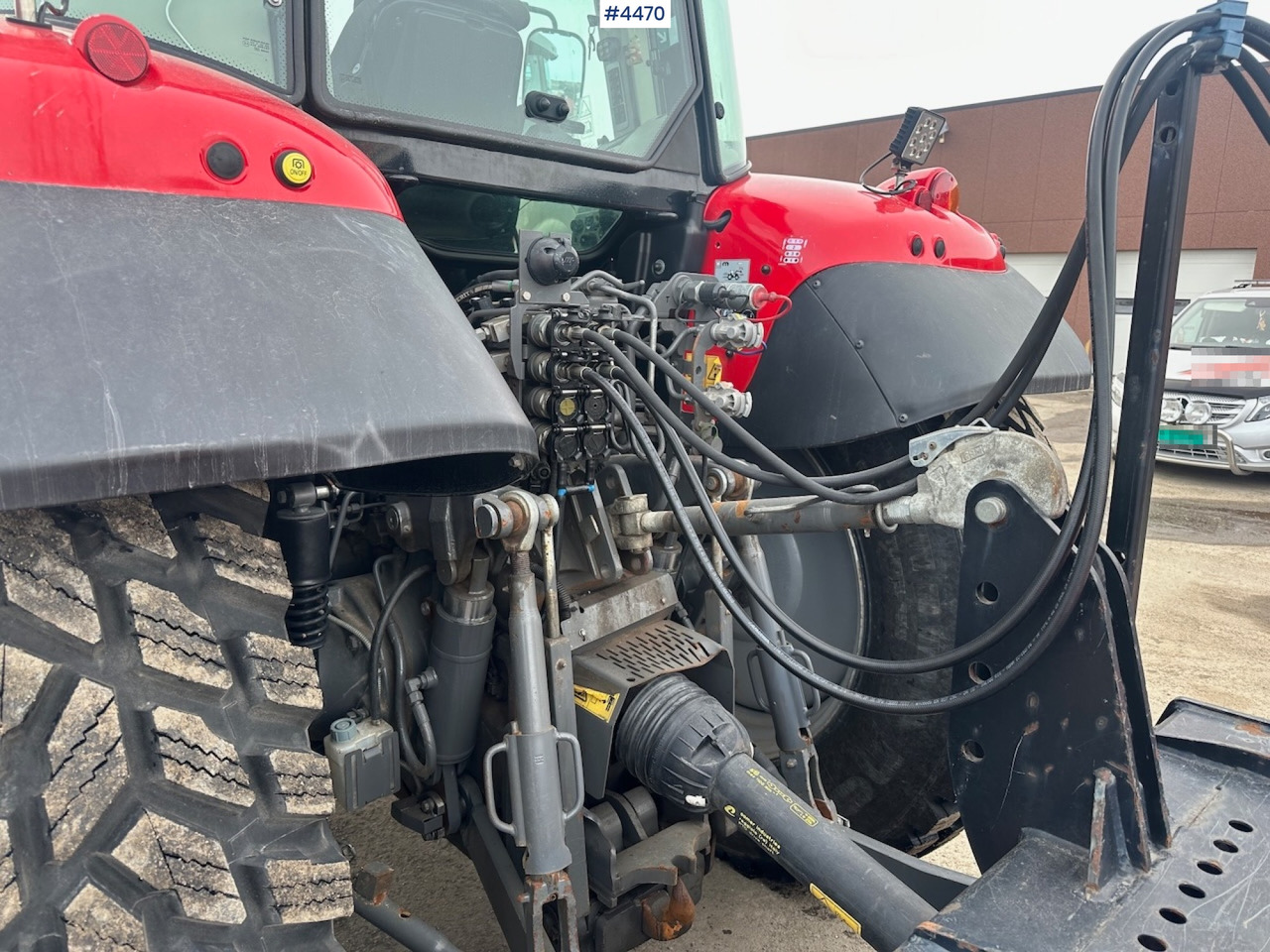 Farm tractor 2018 Massey Ferguson MF5713 S w/ 2020 Dalen snow blower: picture 11