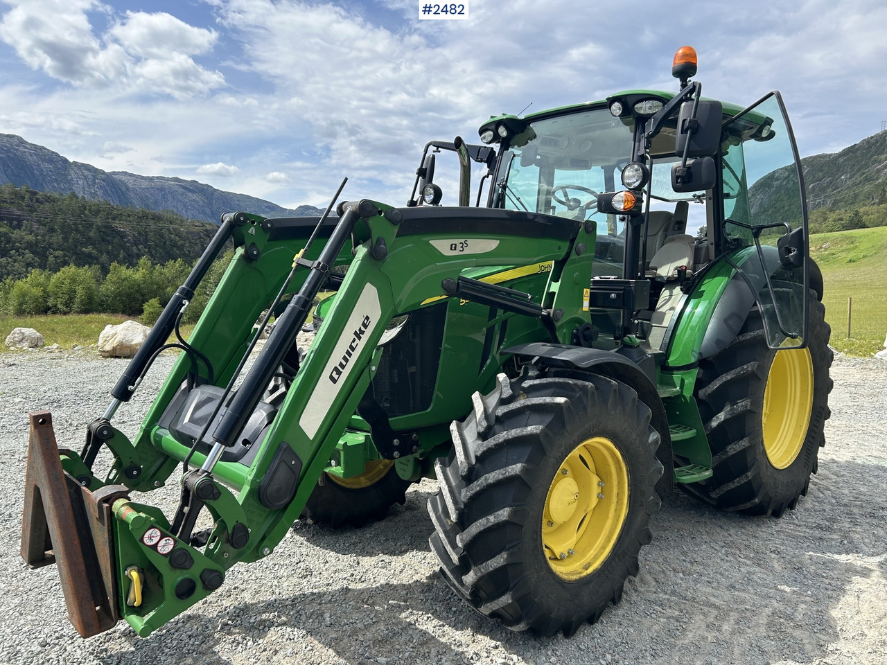 2020 John Deere 5125R w/ Quicke Q3s front loader - Farm tractor: picture 2 2020 John Deere 5125R w/ Quicke Q3s front loader - Farm tractor: picture 2