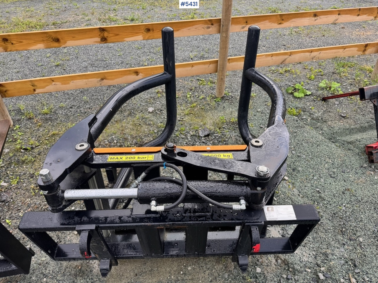 2024 Ålø Flexigrip 160 - Clamp for Agricultural machinery: picture 4 2024 Ålø Flexigrip 160 - Clamp for Agricultural machinery: picture 4