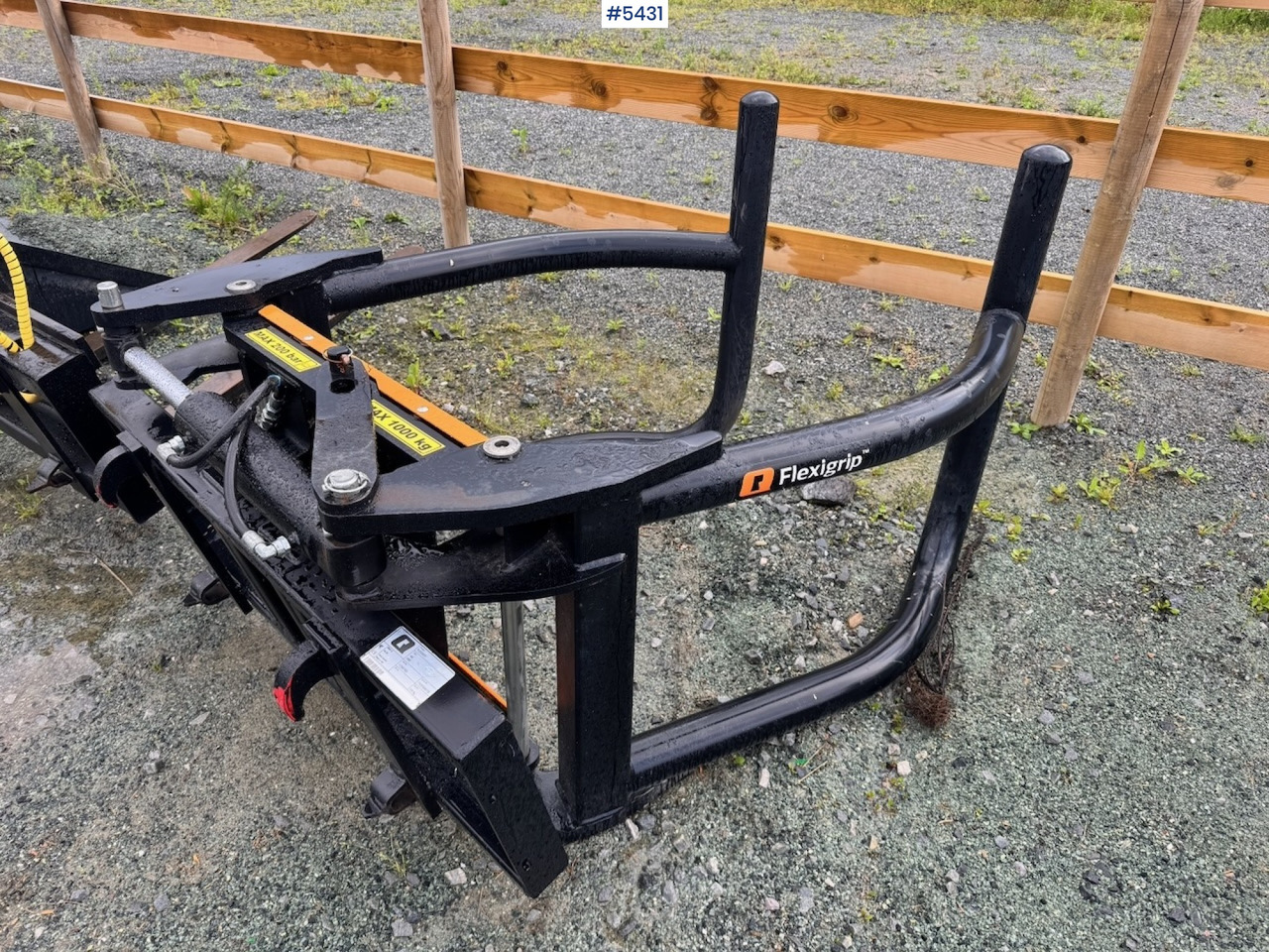 2024 Ålø Flexigrip 160 - Clamp for Agricultural machinery: picture 1 2024 Ålø Flexigrip 160 - Clamp for Agricultural machinery: picture 1