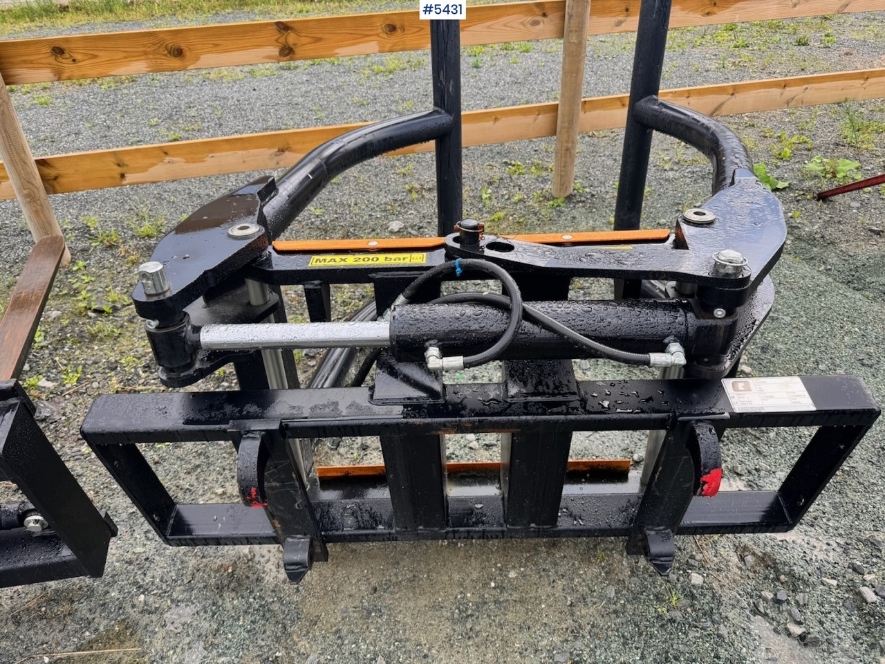 2024 Ålø Flexigrip 160 - Clamp for Agricultural machinery: picture 5 2024 Ålø Flexigrip 160 - Clamp for Agricultural machinery: picture 5
