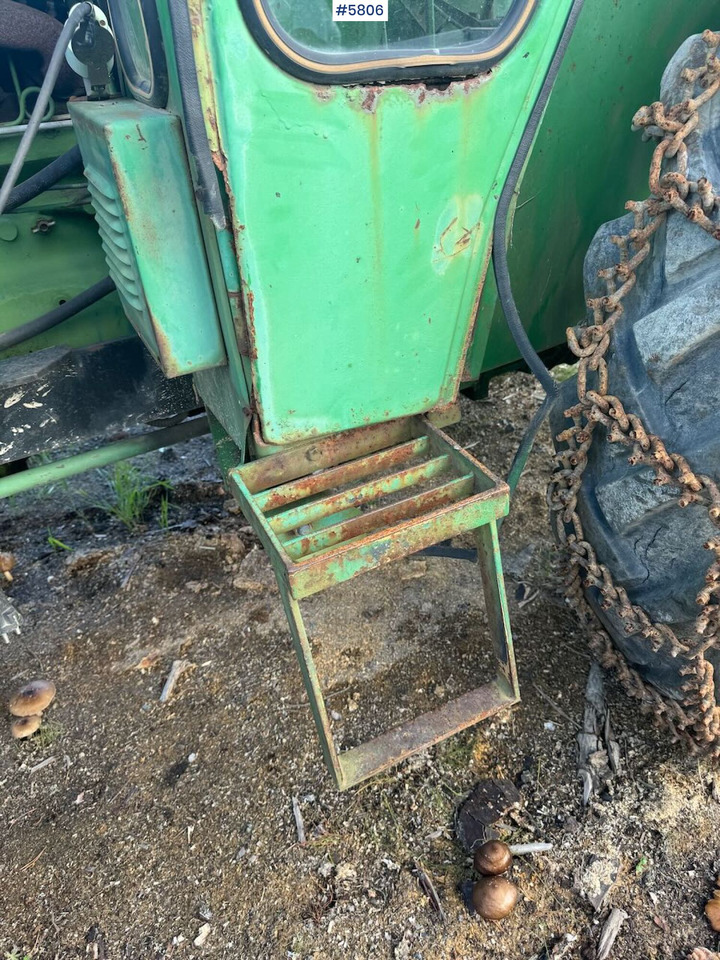 Farm tractor John Deere 2130: picture 6
