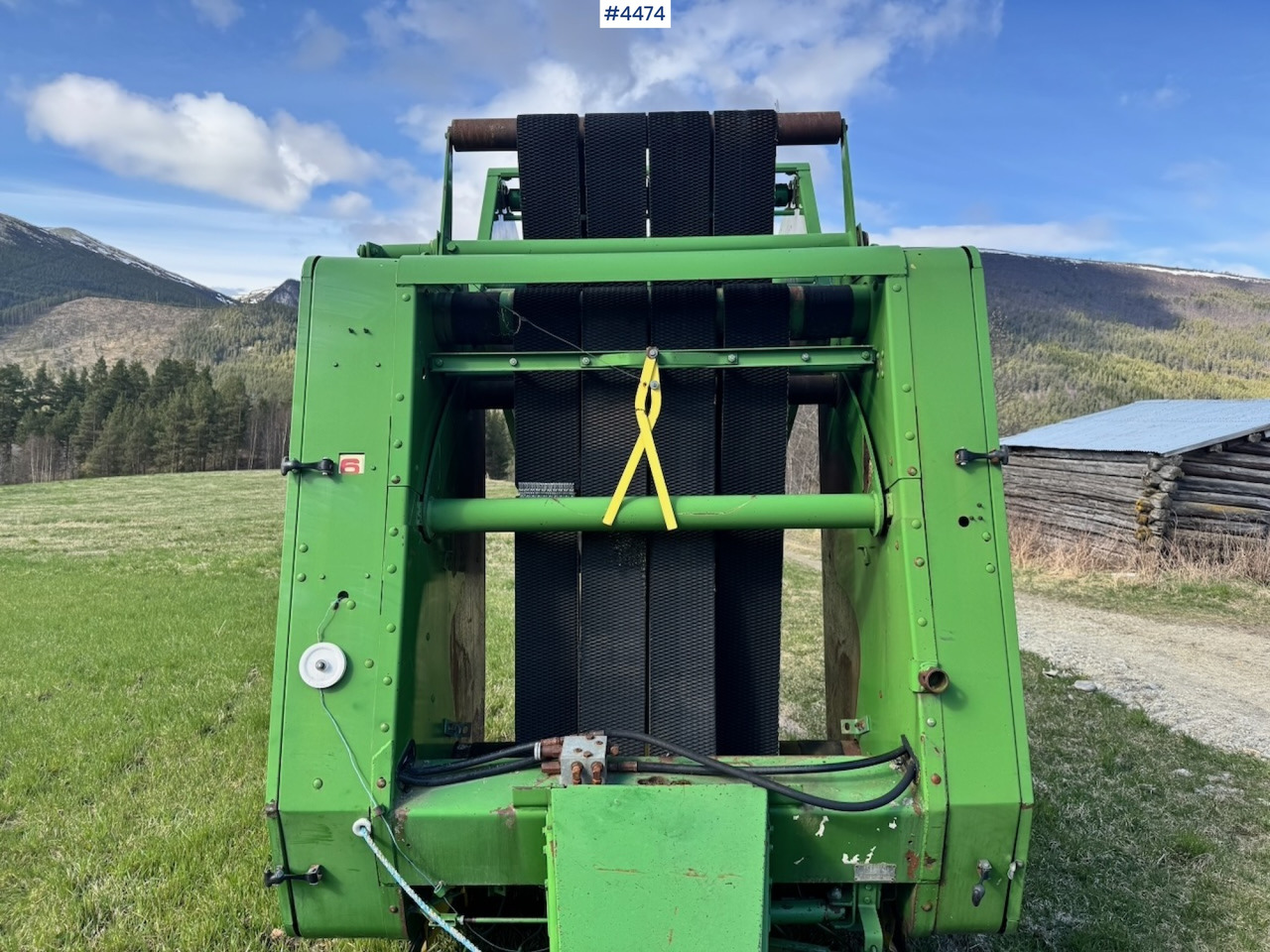 John Deere 545 Round Baler - Hay and forage equipment: picture 2 John Deere 545 Round Baler - Hay and forage equipment: picture 2