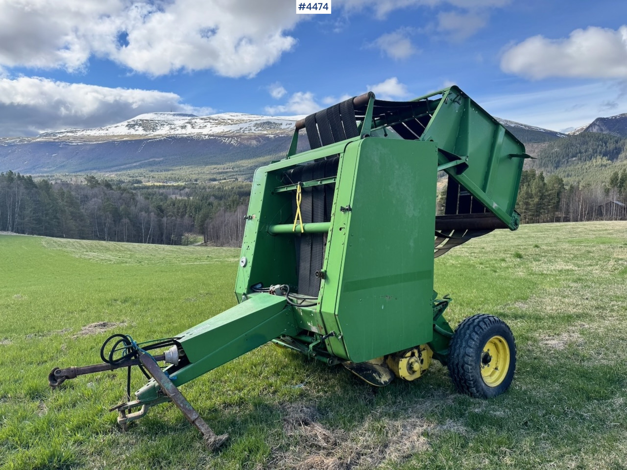 John Deere 545 Round Baler - Hay and forage equipment: picture 1 John Deere 545 Round Baler - Hay and forage equipment: picture 1