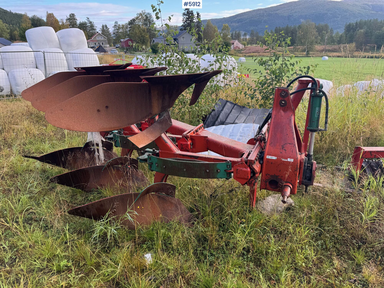 Kverneland 3-furrow reversible plough - Soil tillage equipment: picture 3 Kverneland 3-furrow reversible plough - Soil tillage equipment: picture 3