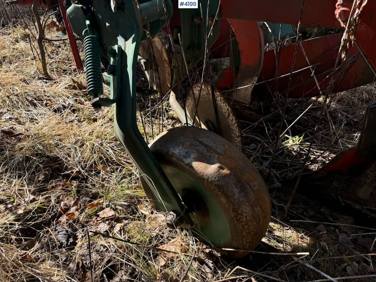 Soil tillage equipment Kverneland 3-furrow reversible plow: picture 8