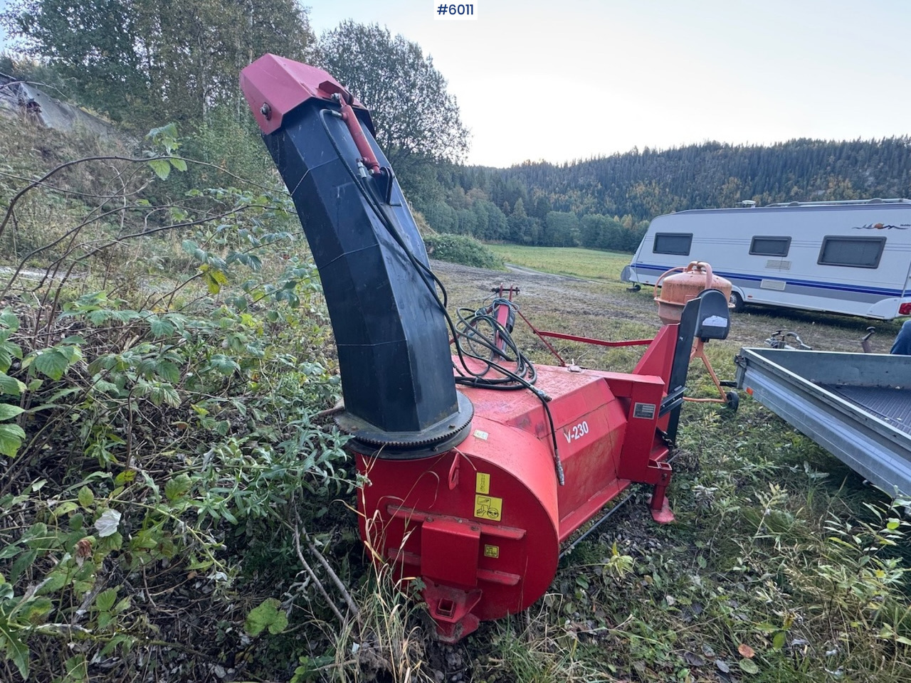 SISU Handel V-230 Snow blower - Municipal/ Special vehicle: picture 2 SISU Handel V-230 Snow blower - Municipal/ Special vehicle: picture 2