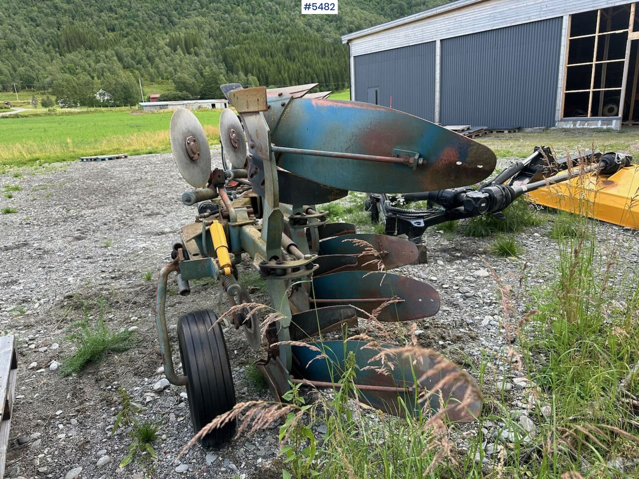 Soil tillage equipment Øverum CV 398 H 3-furrow reversible plow: picture 9