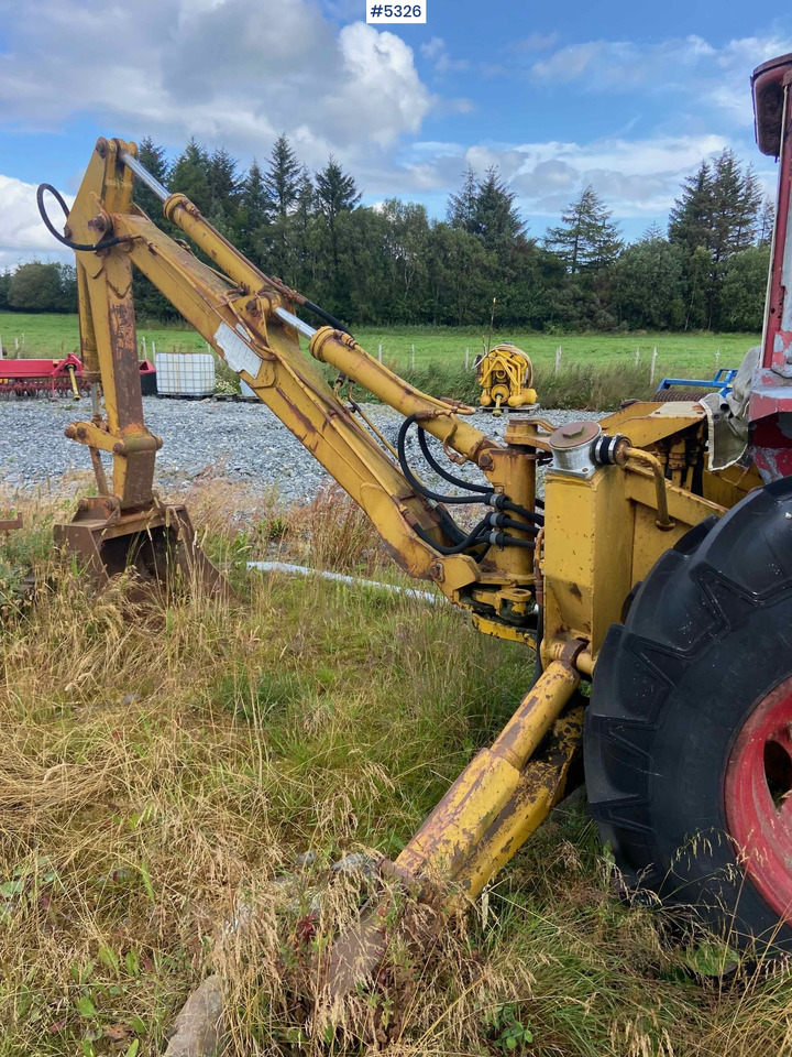 Volvo 430 mit heckmontiertem Baggeraufbau, Rep.-Objekt - Farm tractor: picture 3 Volvo 430 mit heckmontiertem Baggeraufbau, Rep.-Objekt - Farm tractor: picture 3