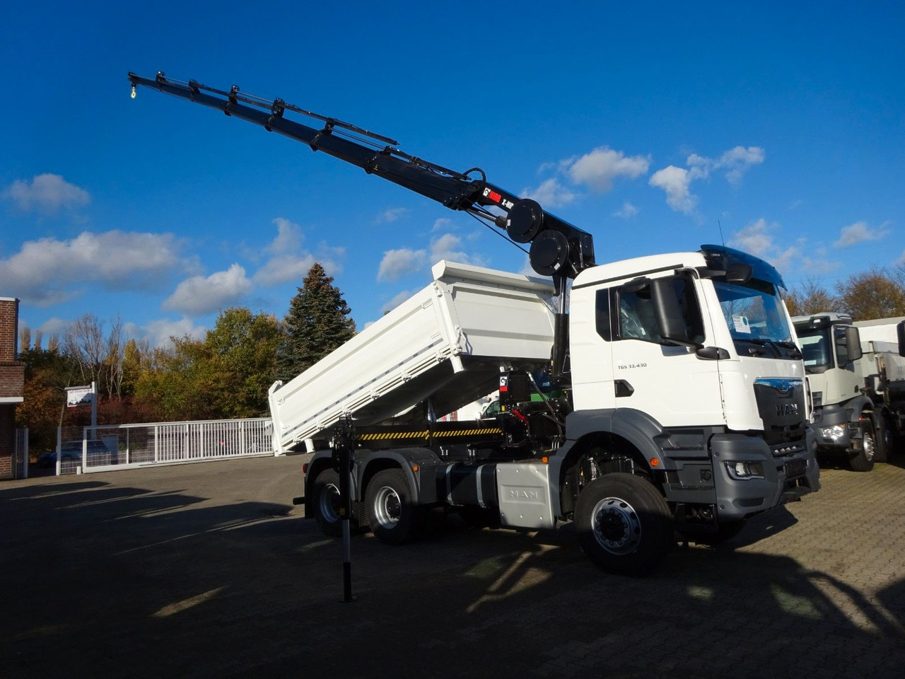 MAN 33.430 6x6 3-SEITENKIPPER KRAN HIAB 228- 6HYDRO - Tipper, Crane truck: picture 4 MAN 33.430 6x6 3-SEITENKIPPER KRAN HIAB 228- 6HYDRO - Tipper, Crane truck: picture 4