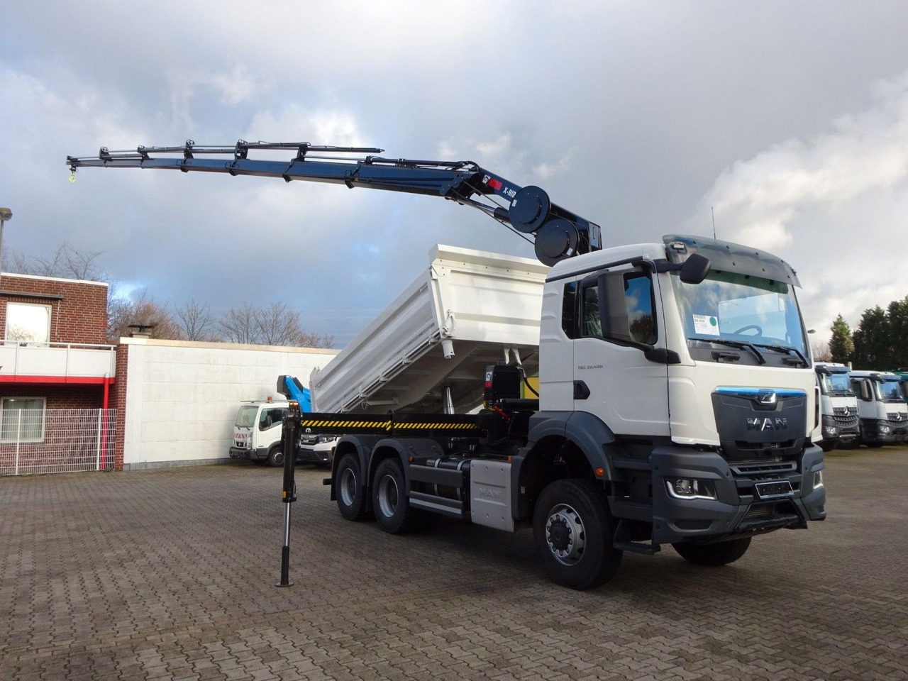 MAN 33.430 6x6 3-SEITENKIPPER KRAN HIAB 228- 6HYDRO - Tipper, Crane truck: picture 1 MAN 33.430 6x6 3-SEITENKIPPER KRAN HIAB 228- 6HYDRO - Tipper, Crane truck: picture 1