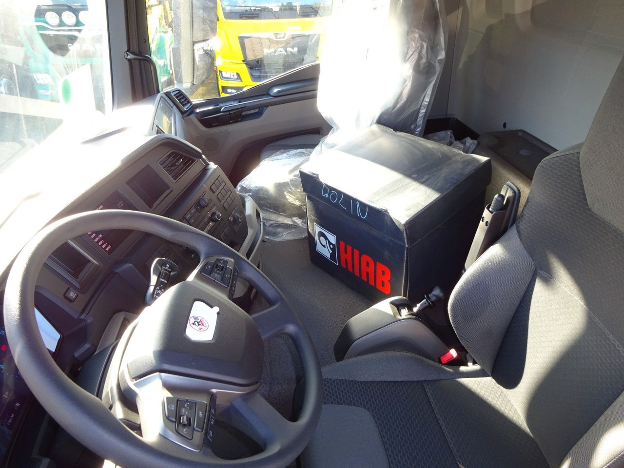 MAN 33.430 6x6 3-SEITENKIPPER KRAN HIAB 228- 6HYDRO - Tipper, Crane truck: picture 5 MAN 33.430 6x6 3-SEITENKIPPER KRAN HIAB 228- 6HYDRO - Tipper, Crane truck: picture 5