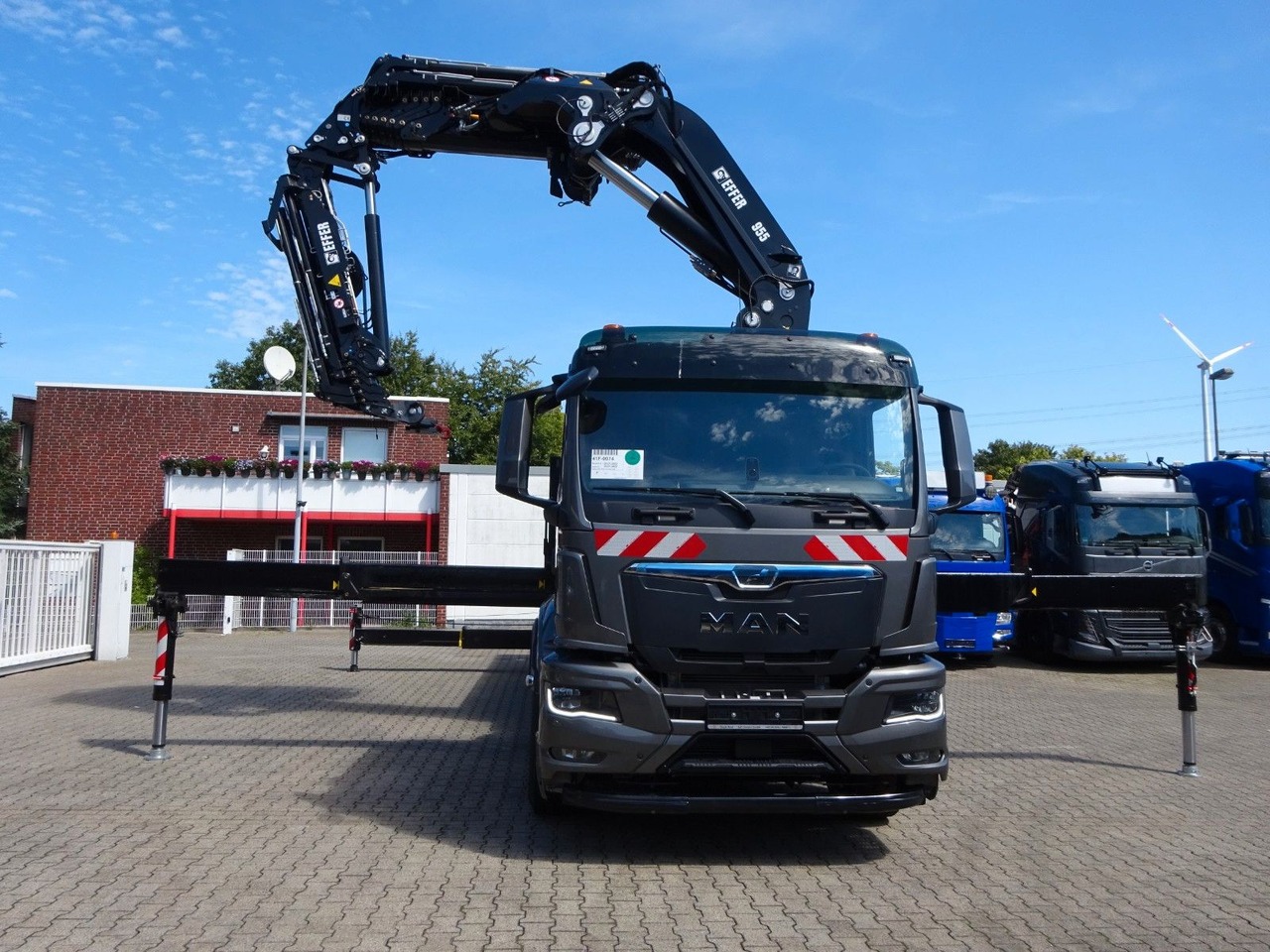 MAN 35.510 P+ 955 Effer jib Seilwind(100t Meterkran MAN 35.510 P+ 955 Effer jib Seilwind(100t Meterkran - Crane truck, Dropside/ Flatbed truck: picture 2 MAN 35.510 P+ 955 Effer jib Seilwind(100t Meterkran MAN 35.510 P+ 955 Effer jib Seilwind(100t Meterkran - Crane truck, Dropside/ Flatbed truck: picture 2