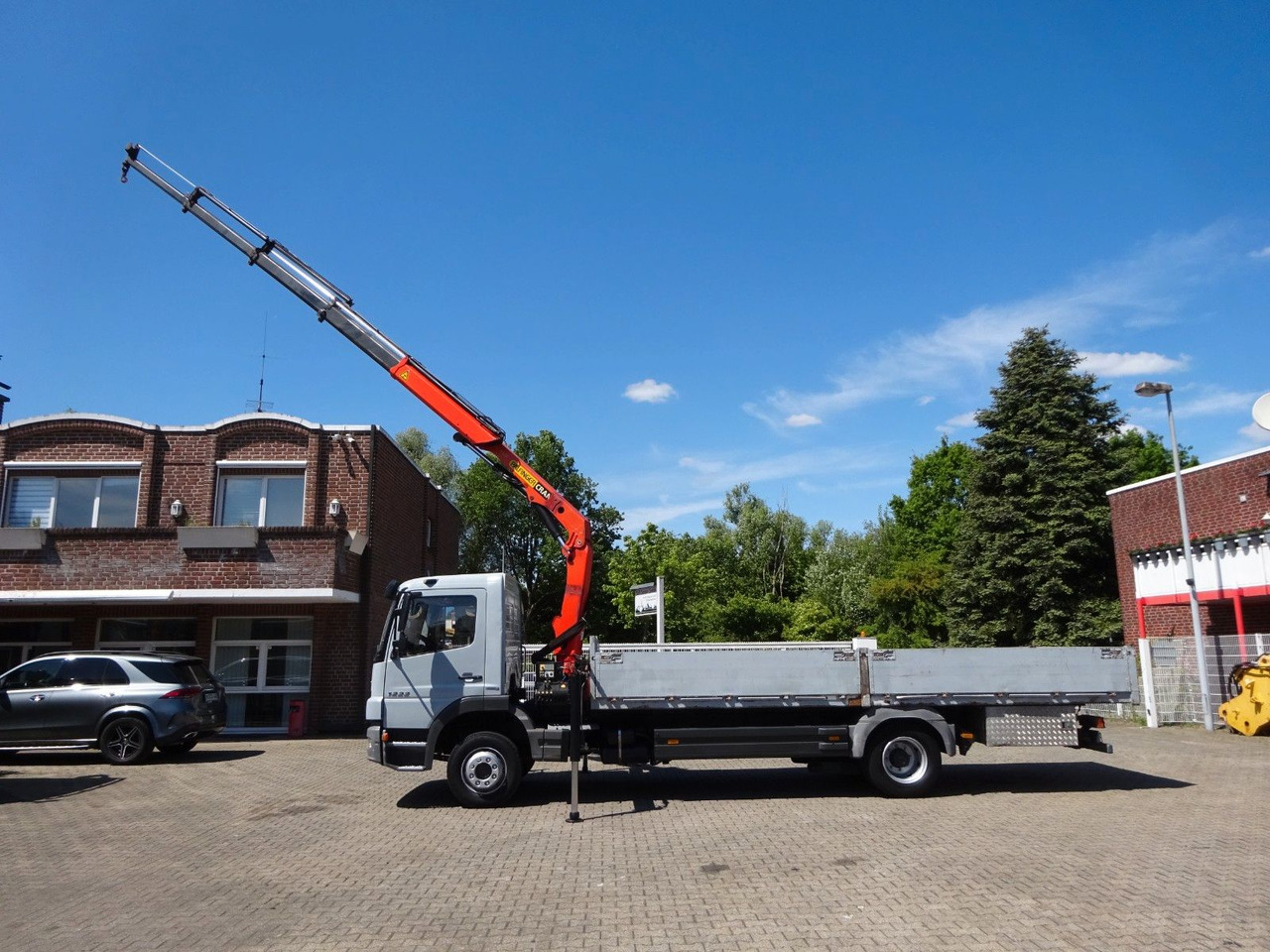 Mercedes-Benz 1222 Atego mit Palfinger PK8501 Kran 4x2 - Dropside/ Flatbed truck, Crane truck: picture 1 Mercedes-Benz 1222 Atego mit Palfinger PK8501 Kran 4x2 - Dropside/ Flatbed truck, Crane truck: picture 1