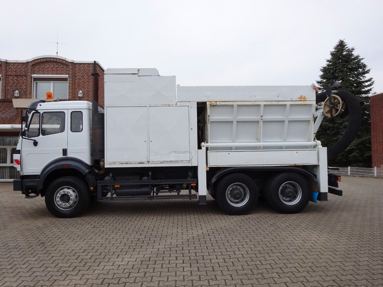 Mercedes-Benz 2527 Saugbagger. RSP Mercedes-Benz 2527 Saugbagger. RSP - Vacuum truck: picture 3 Mercedes-Benz 2527 Saugbagger. RSP Mercedes-Benz 2527 Saugbagger. RSP - Vacuum truck: picture 3