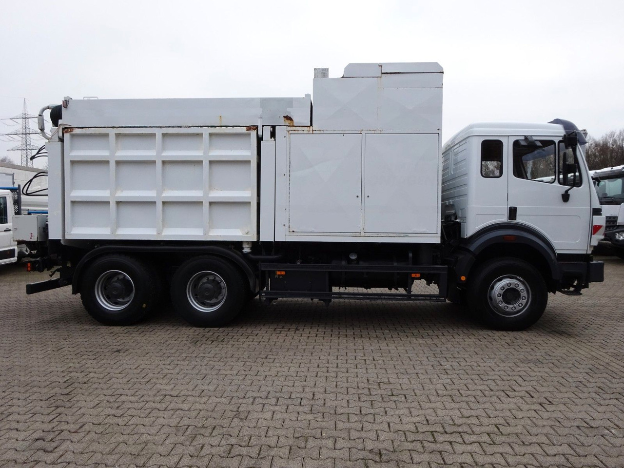 Mercedes-Benz 2527 Saugbagger. RSP Mercedes-Benz 2527 Saugbagger. RSP - Vacuum truck: picture 2 Mercedes-Benz 2527 Saugbagger. RSP Mercedes-Benz 2527 Saugbagger. RSP - Vacuum truck: picture 2